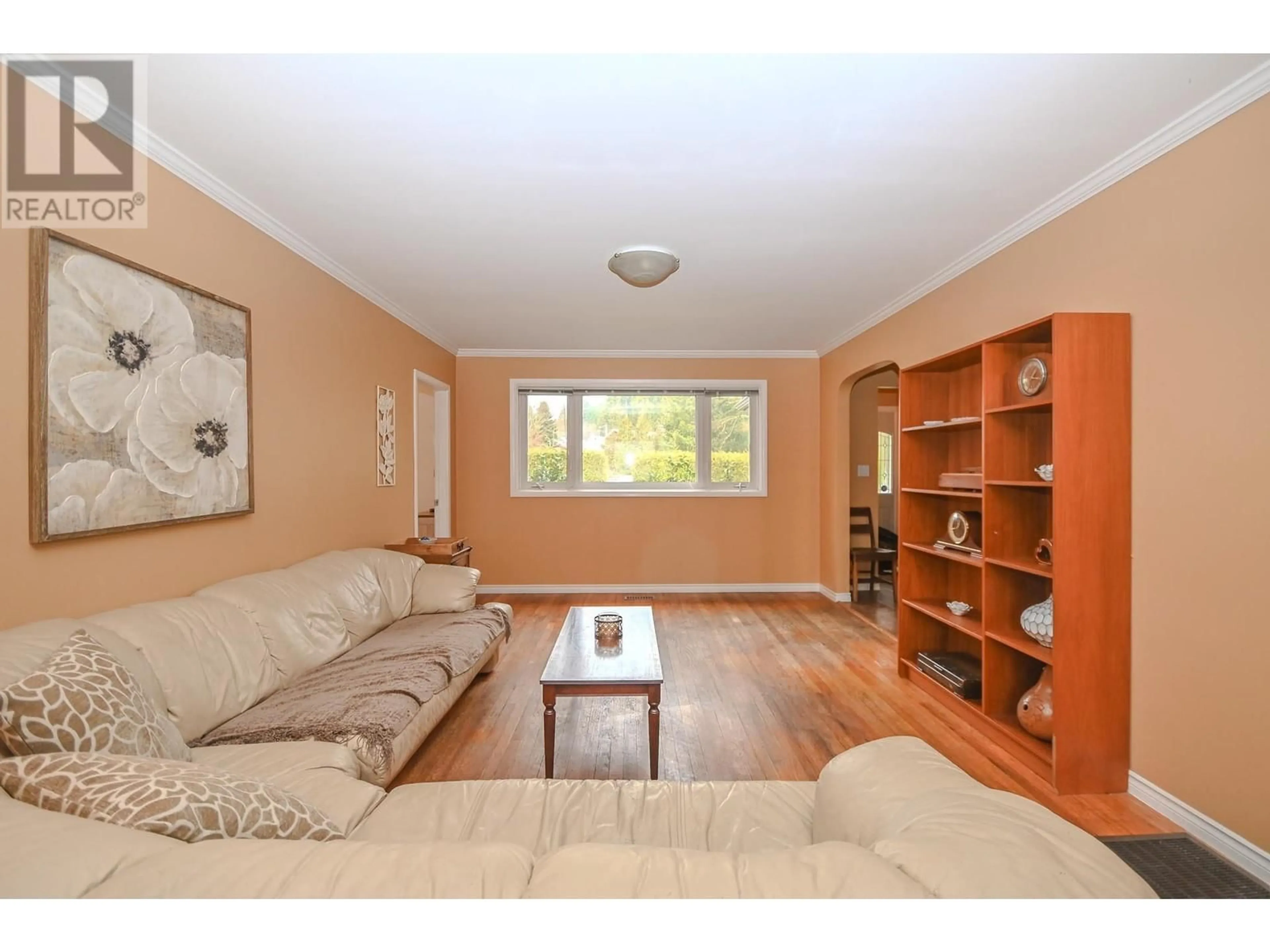 Living room with furniture, wood/laminate floor for 3280 MASON AVENUE, Coquitlam British Columbia V3B2X6