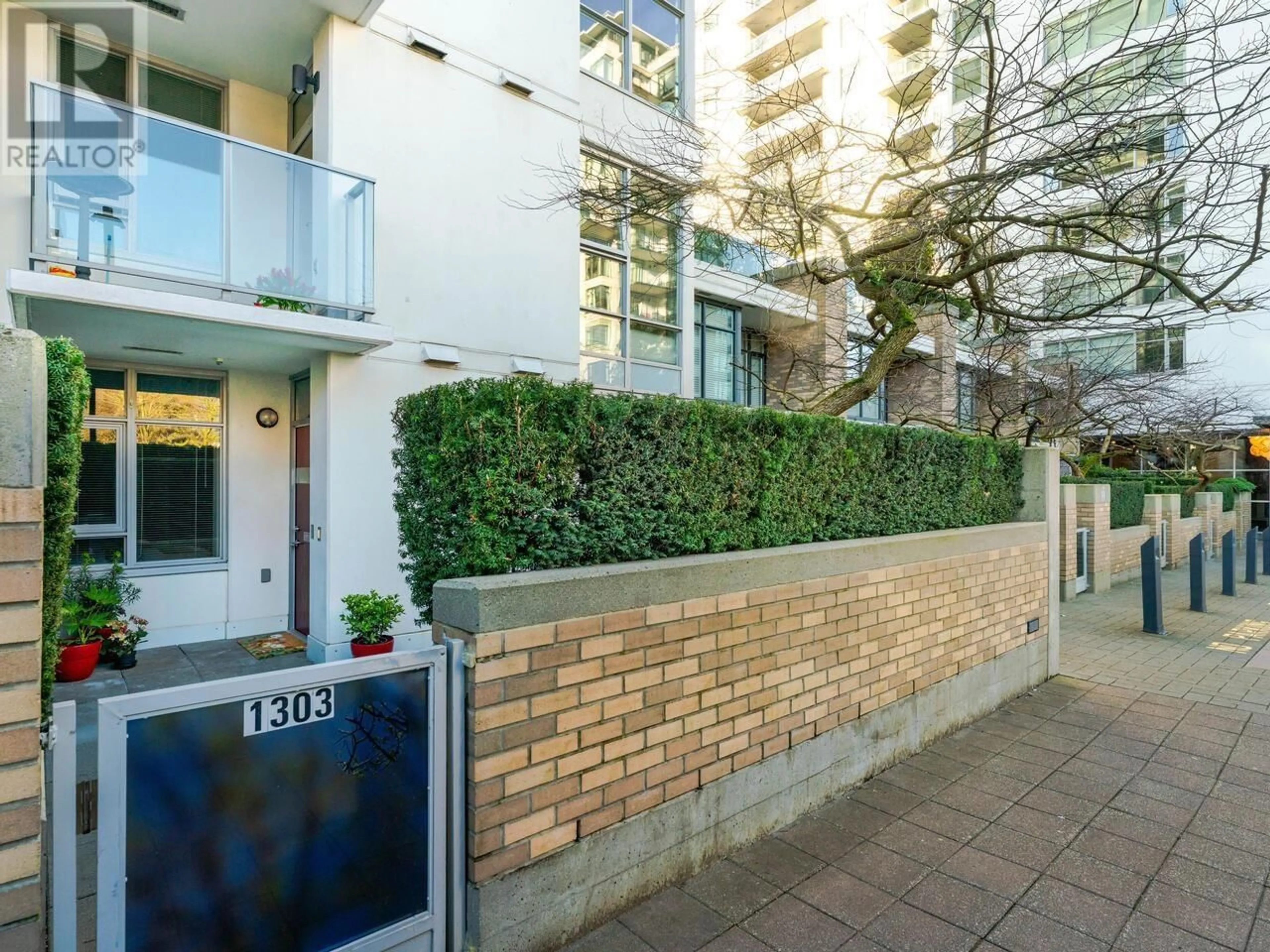 Unknown for 1303 CIVIC PLACE MEWS, North Vancouver British Columbia V7M0B2