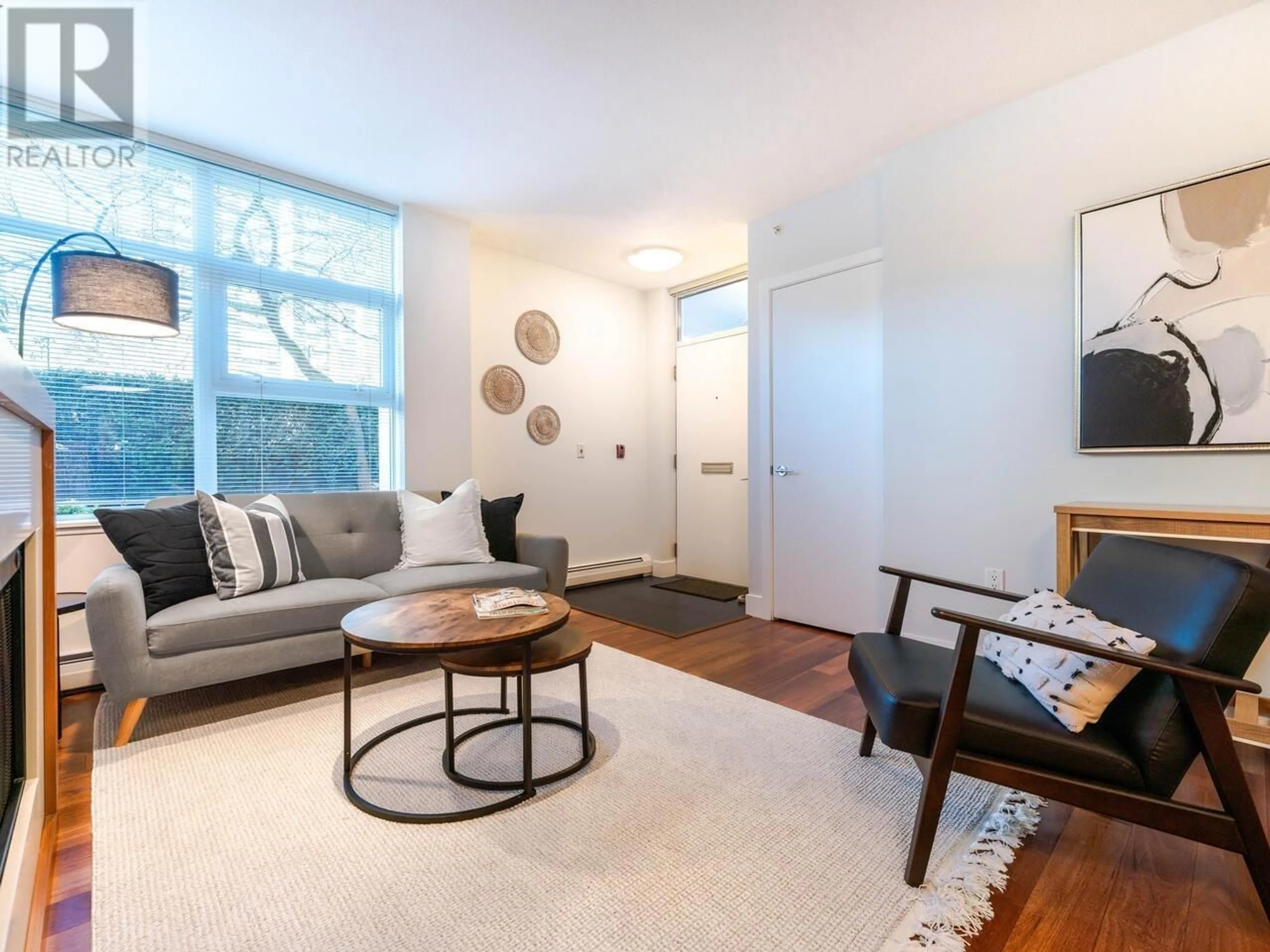 Living room with furniture, unknown for 1303 CIVIC PLACE MEWS, North Vancouver British Columbia V7M0B2