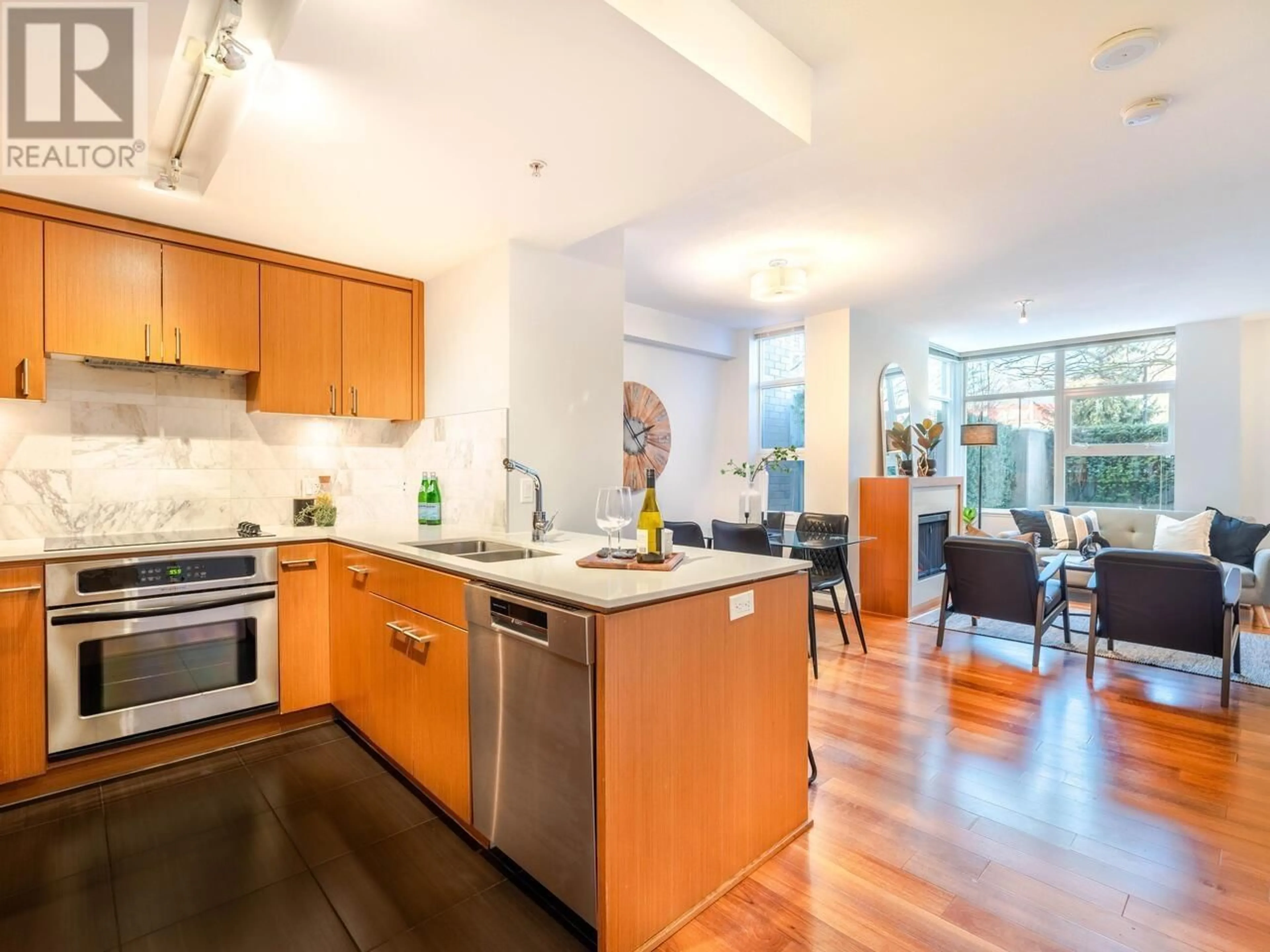 Open concept kitchen, unknown for 1303 CIVIC PLACE MEWS, North Vancouver British Columbia V7M0B2