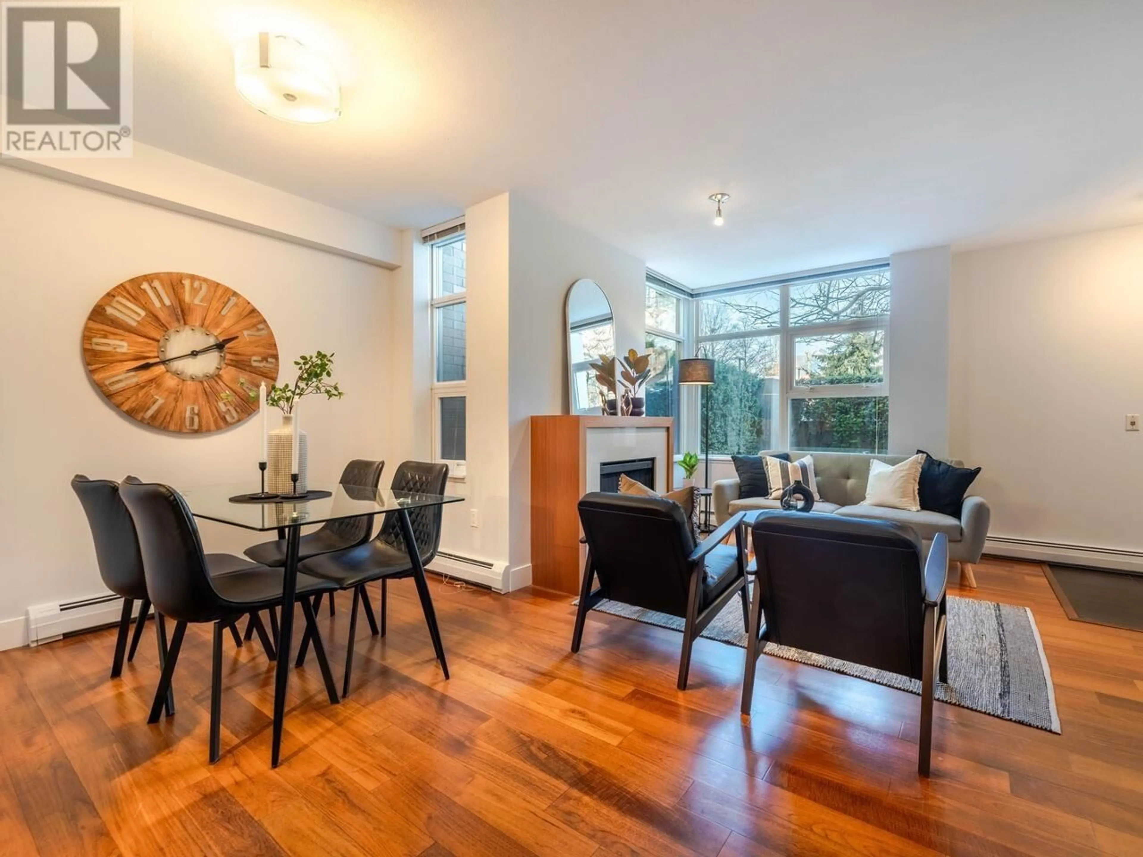 Dining room, wood/laminate floor for 1303 CIVIC PLACE MEWS, North Vancouver British Columbia V7M0B2