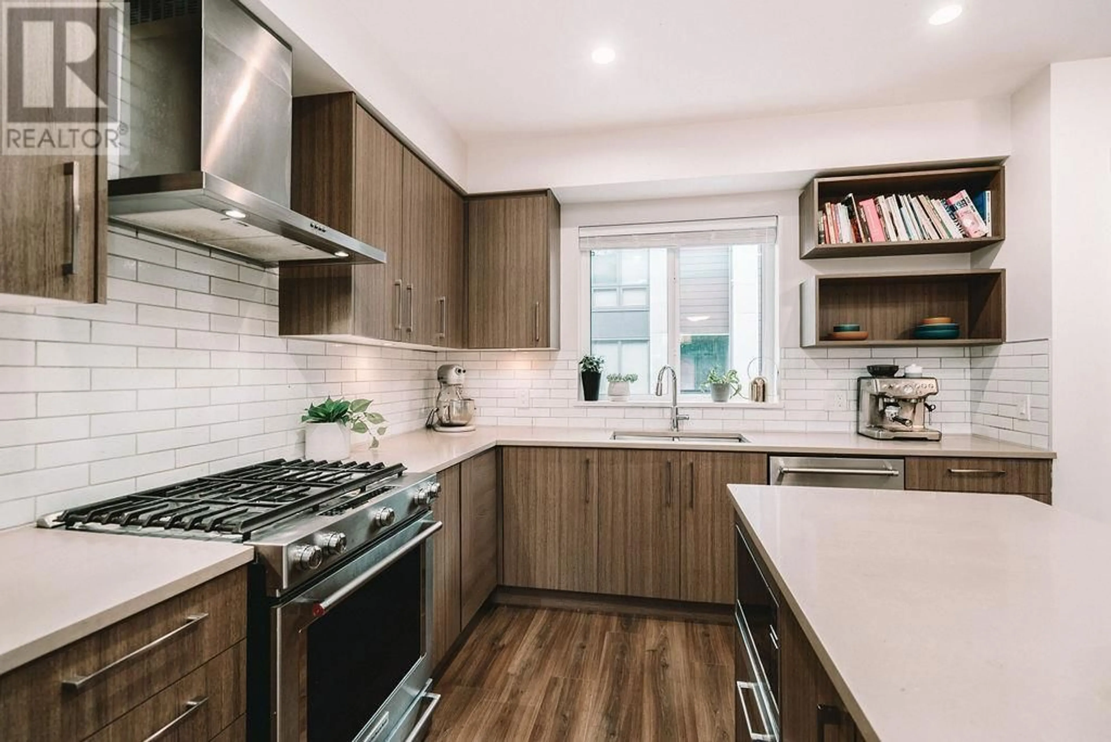 Contemporary kitchen, unknown for 3 - 70 SEAVIEW DRIVE, Port Moody British Columbia V3H0J9