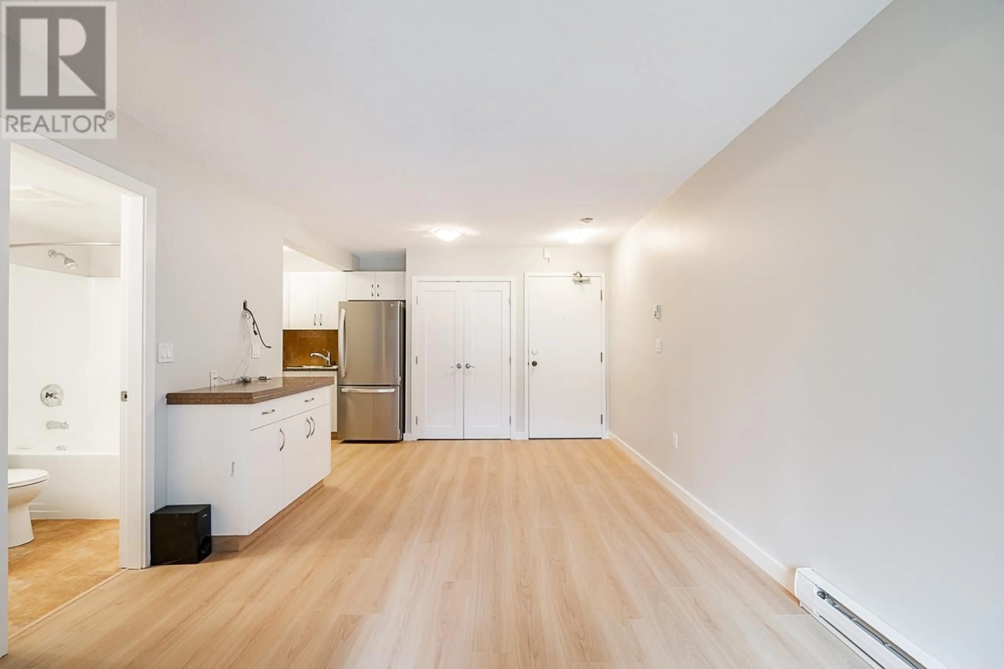 A pic of a room for 305 2239 W 1ST AVENUE, Vancouver British Columbia V6K1G1