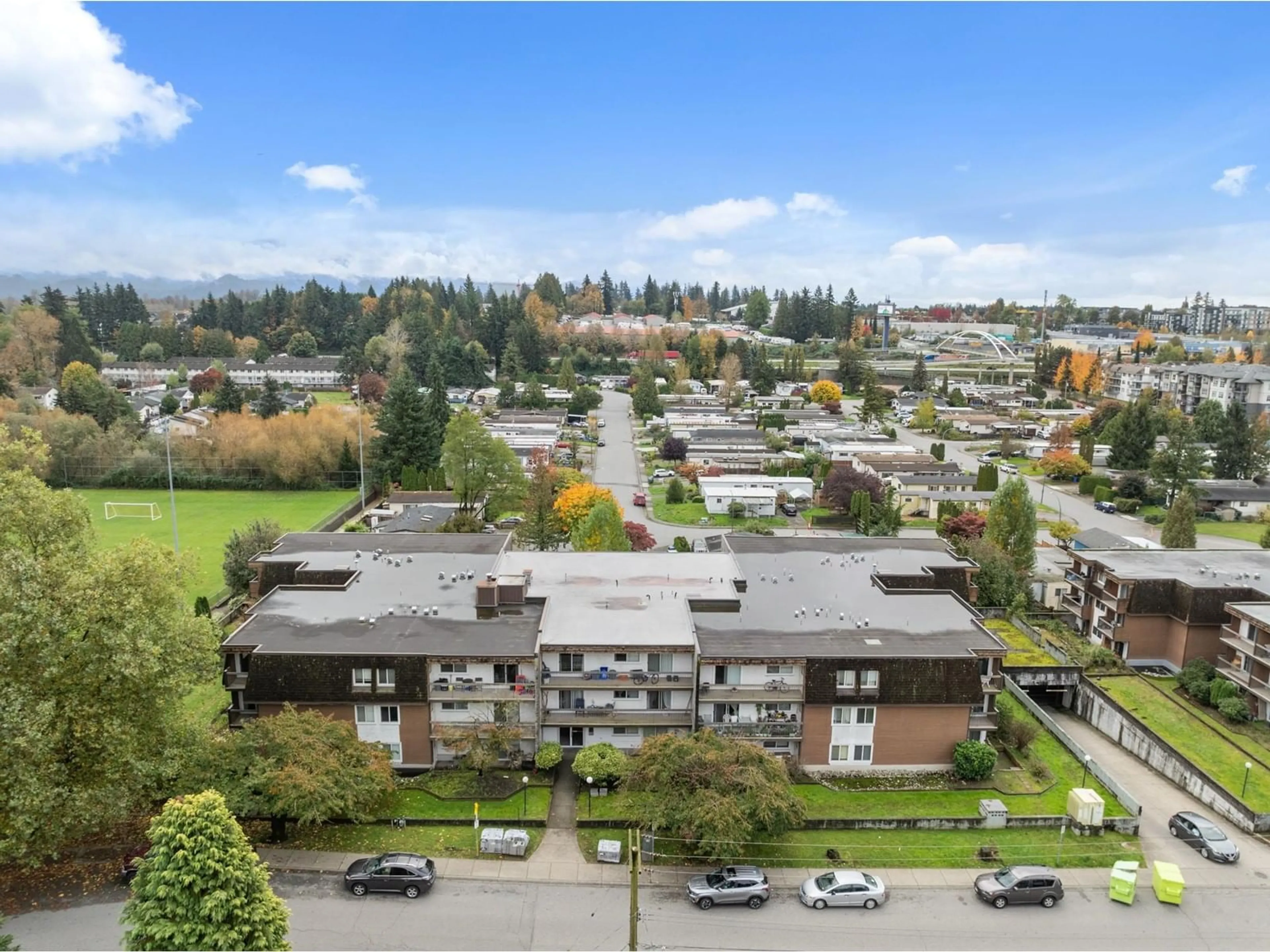 A pic from outside/outdoor area/front of a property/back of a property/a pic from drone, mountain view for 110 33870 FERN STREET, Abbotsford British Columbia V2S6C3