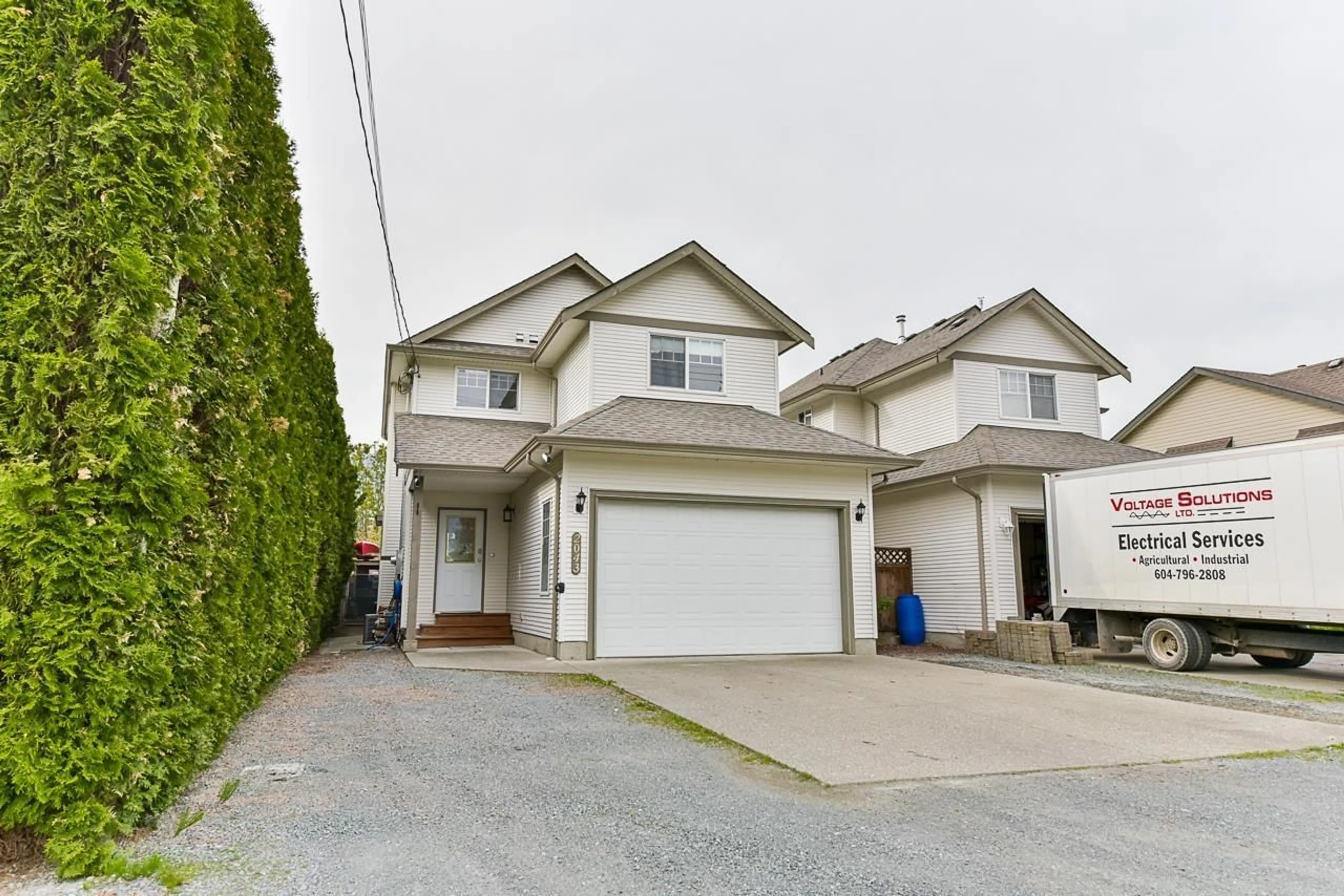 A pic from outside/outdoor area/front of a property/back of a property/a pic from drone, street for 2043 PROBERT ROAD|Agassiz, Agassiz British Columbia V0M1A1