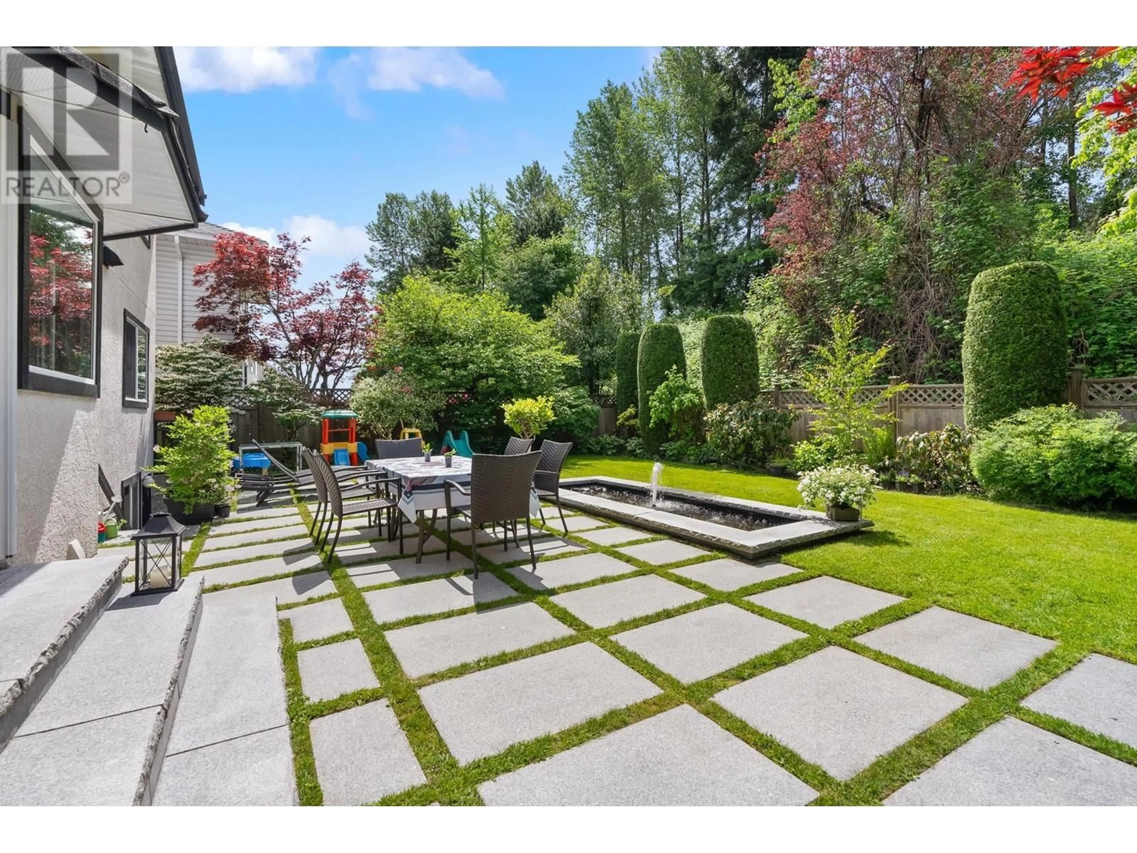 Patio, street for 2607 TEMPE KNOLL DRIVE, North Vancouver British Columbia V7N4J8