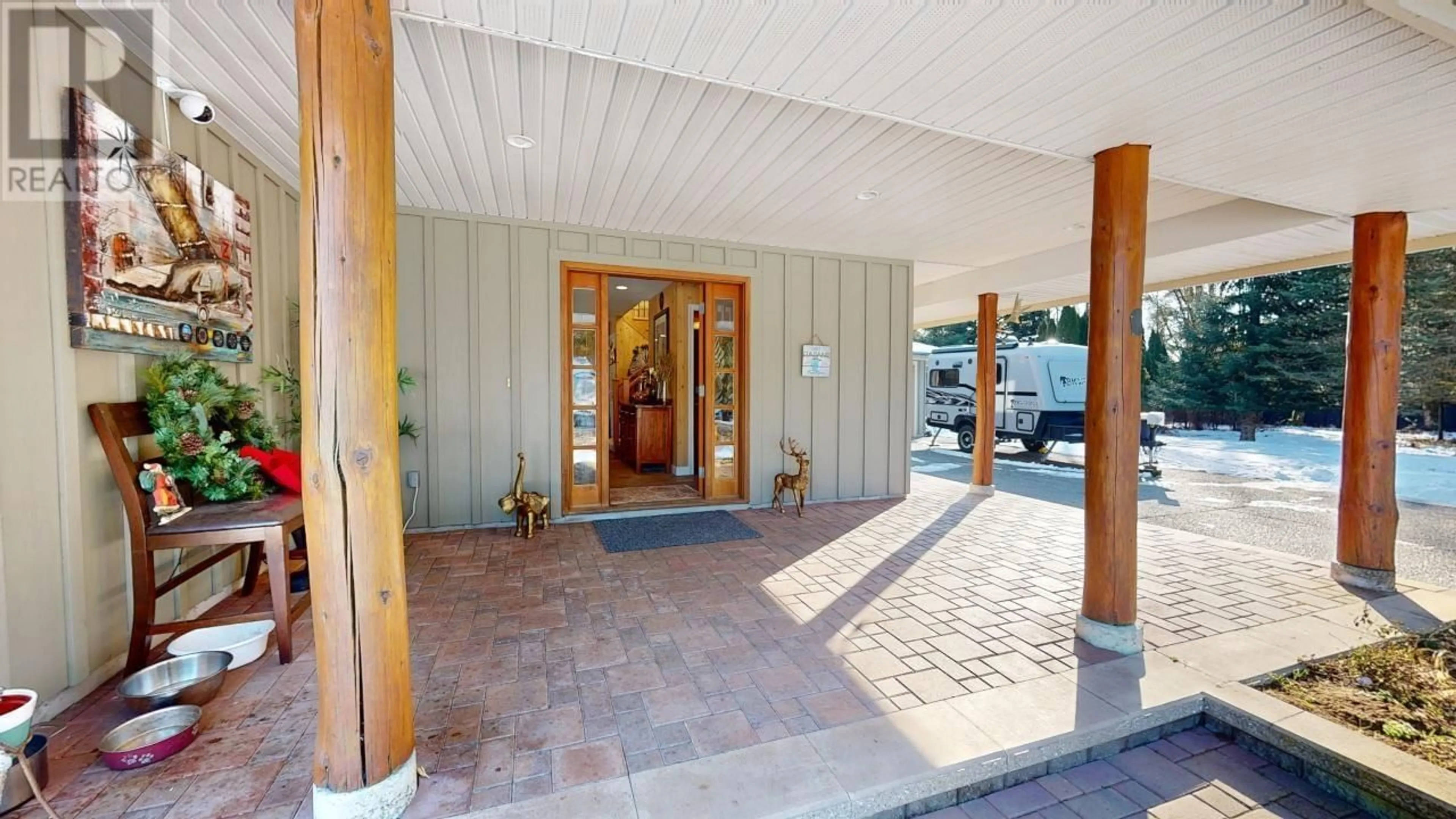 Indoor foyer for 19465 MCNEIL ROAD, Pitt Meadows British Columbia V3Y1Z1