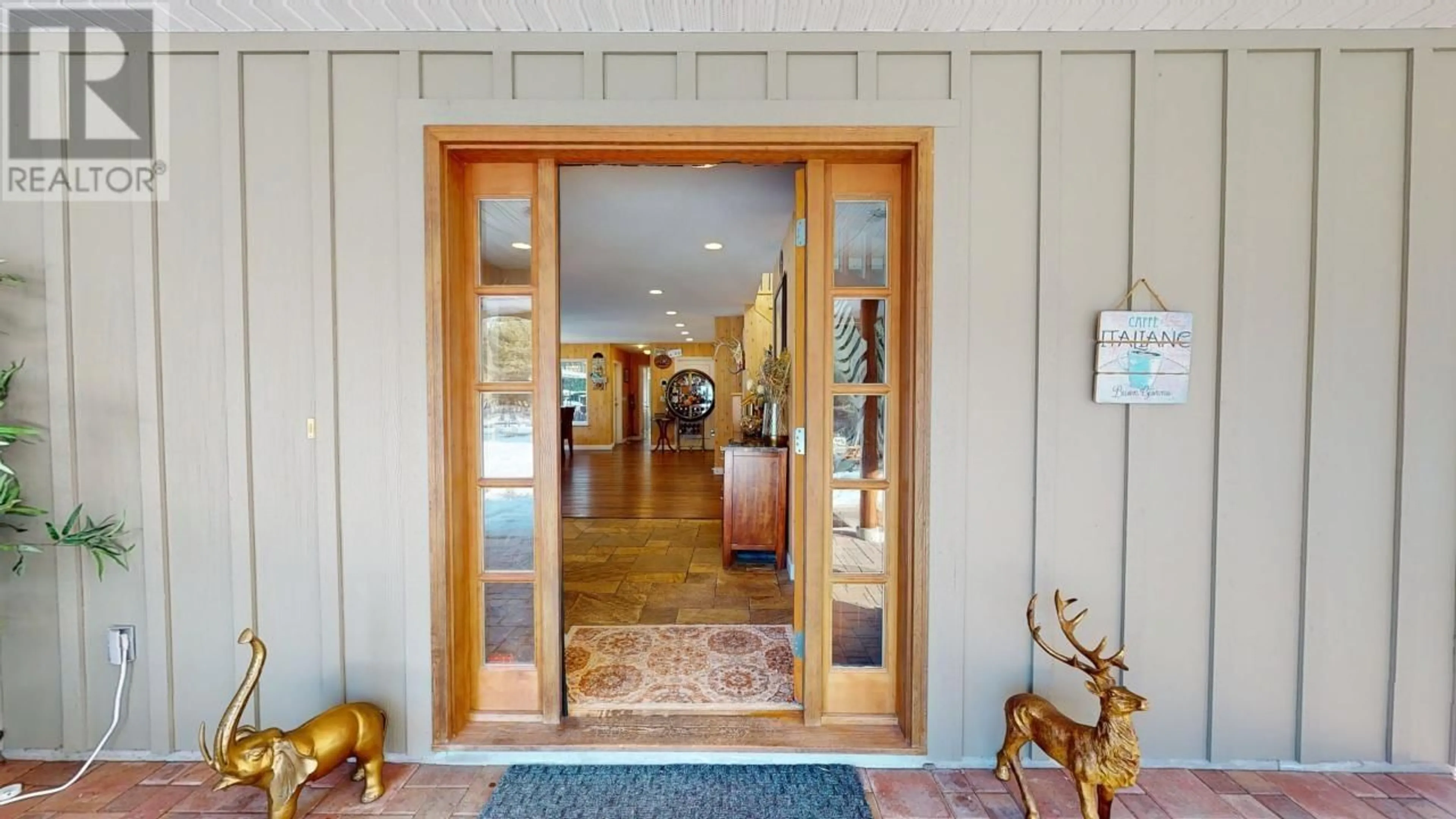 Indoor entryway for 19465 MCNEIL ROAD, Pitt Meadows British Columbia V3Y1Z1