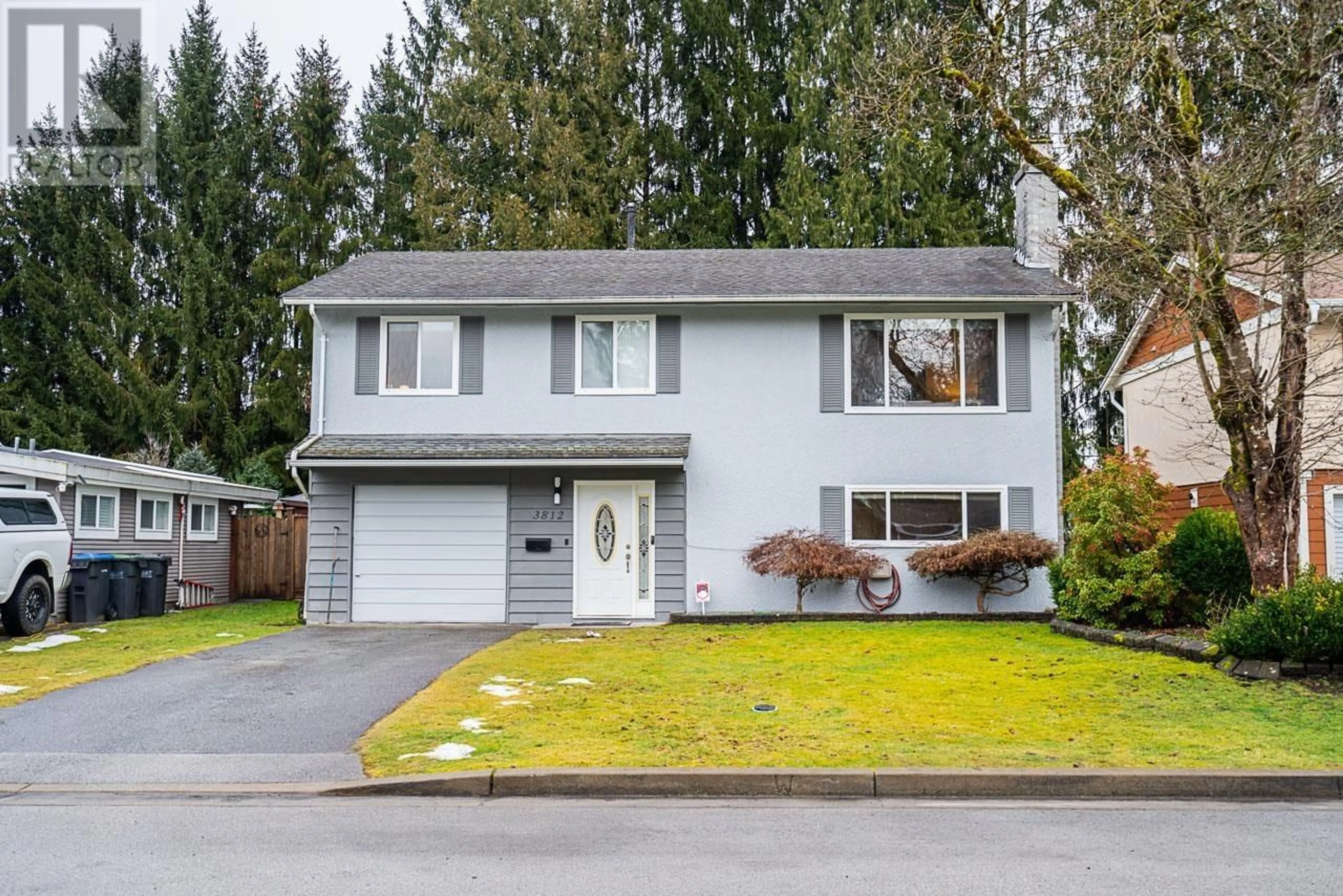 Home with vinyl exterior material, street for 3812 RICHMOND STREET, Port Coquitlam British Columbia V3B3E8