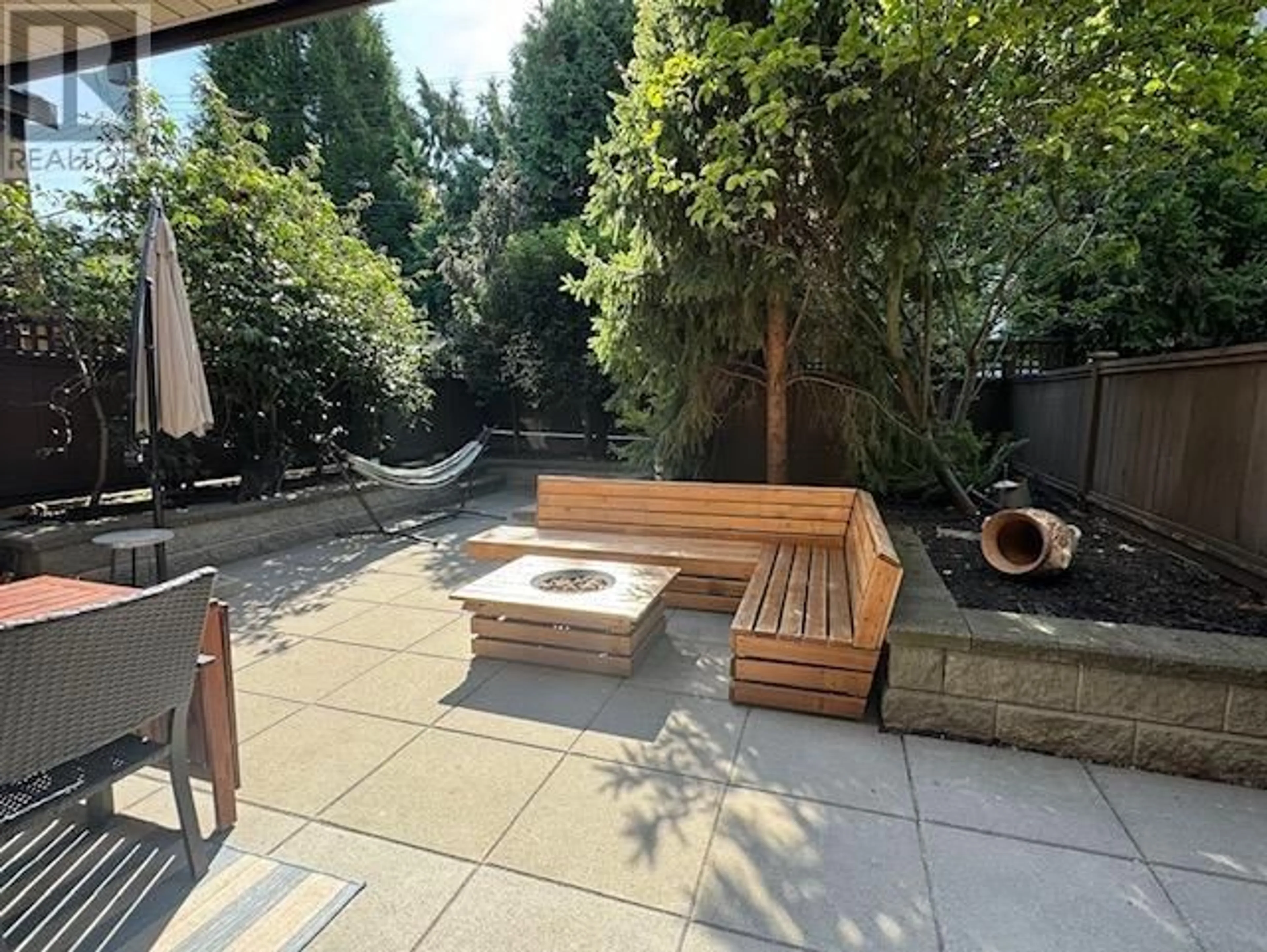 Patio, street for 115 330 E 7TH AVENUE, Vancouver British Columbia V5T4K5