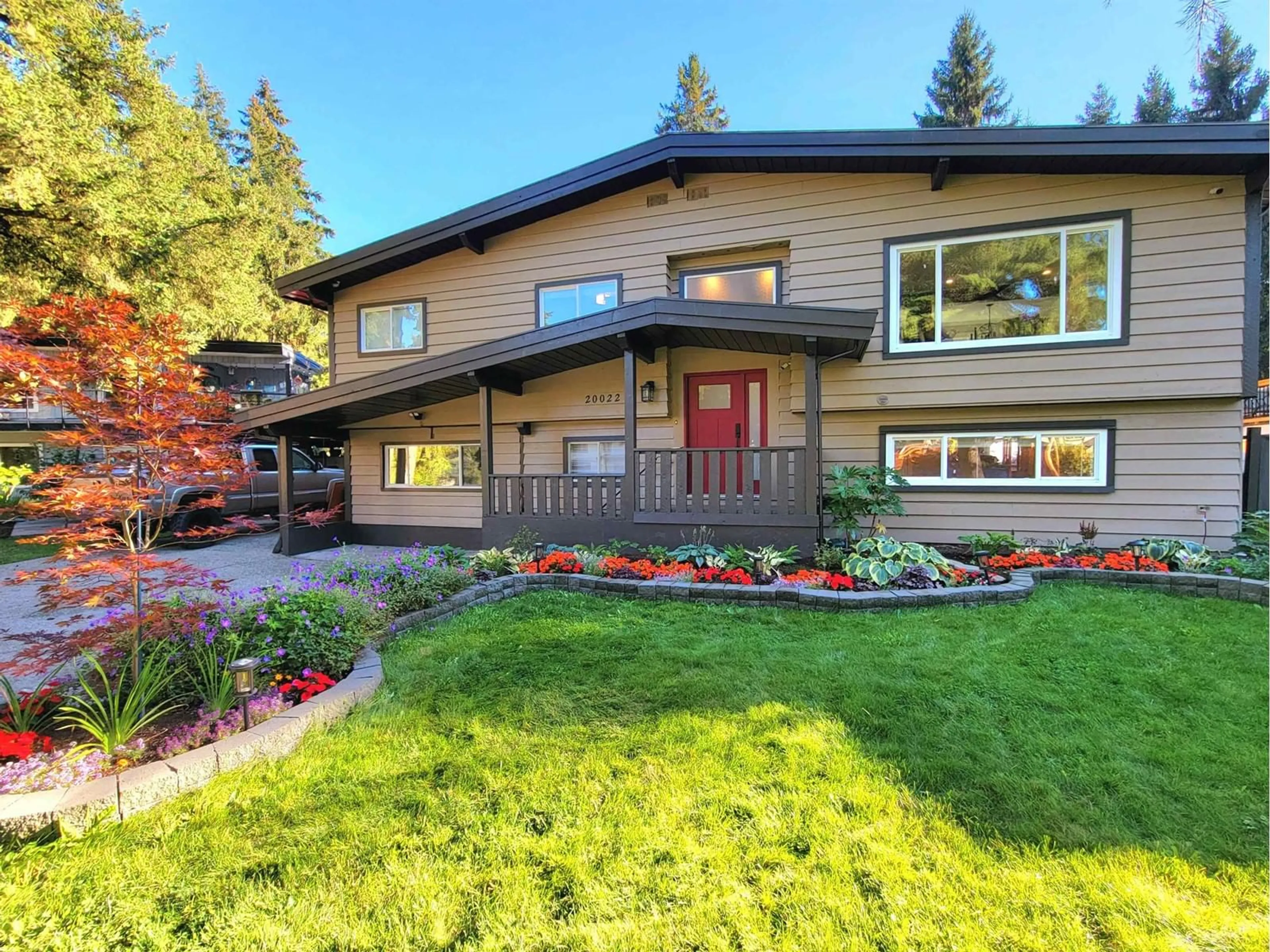 Home with vinyl exterior material, unknown for 20022 37A, Langley British Columbia V3A6K4