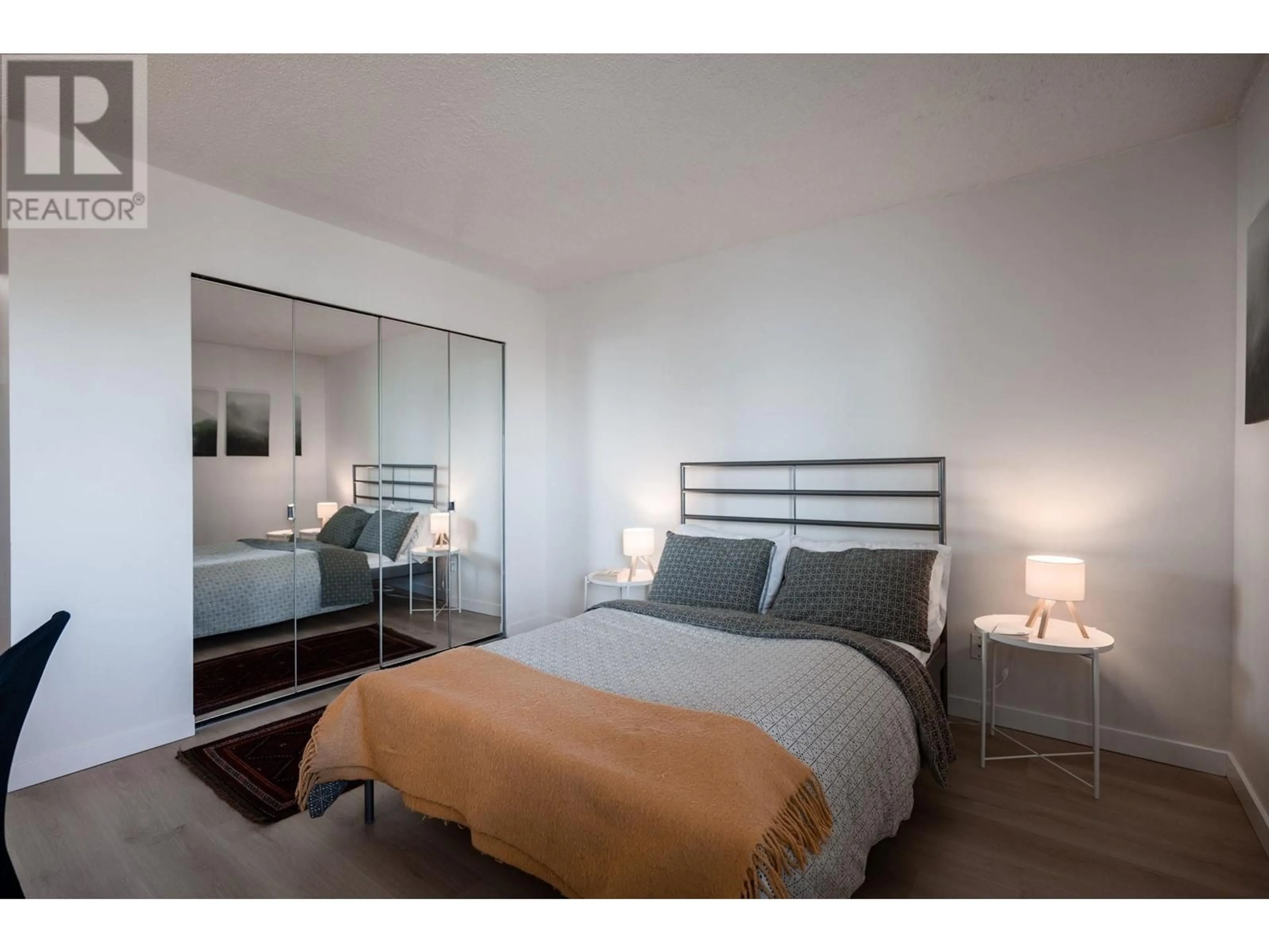 Bedroom with bed, wood/laminate floor for 1006 - 1026 QUEENS AVENUE, New Westminster British Columbia V3M6B2