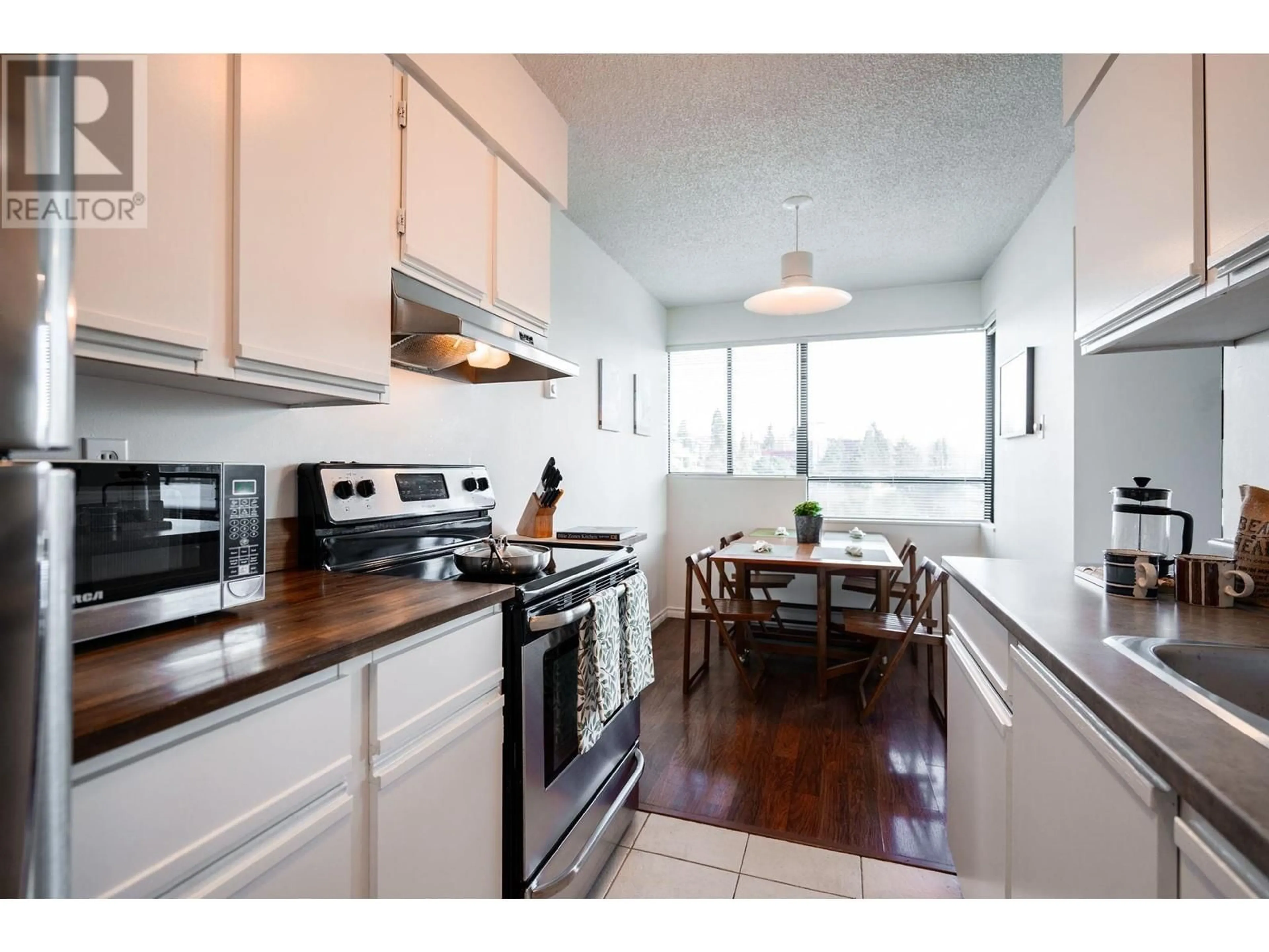 Standard kitchen, wood/laminate floor for 1006 1026 QUEENS AVENUE, New Westminster British Columbia V3M6B2