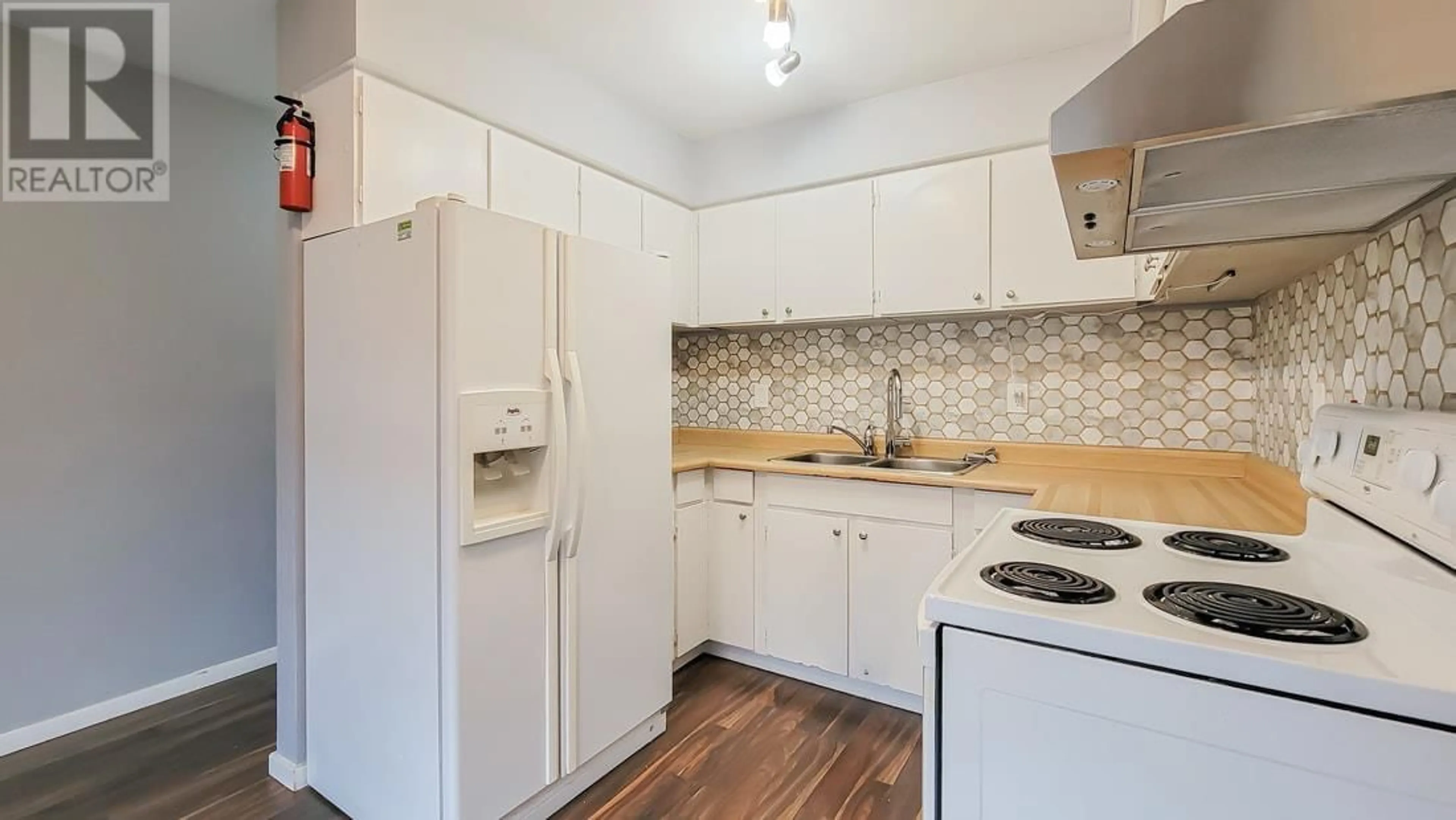 Standard kitchen, unknown for 6 - 308 HIGHLAND WAY, Port Moody British Columbia V3H3V7