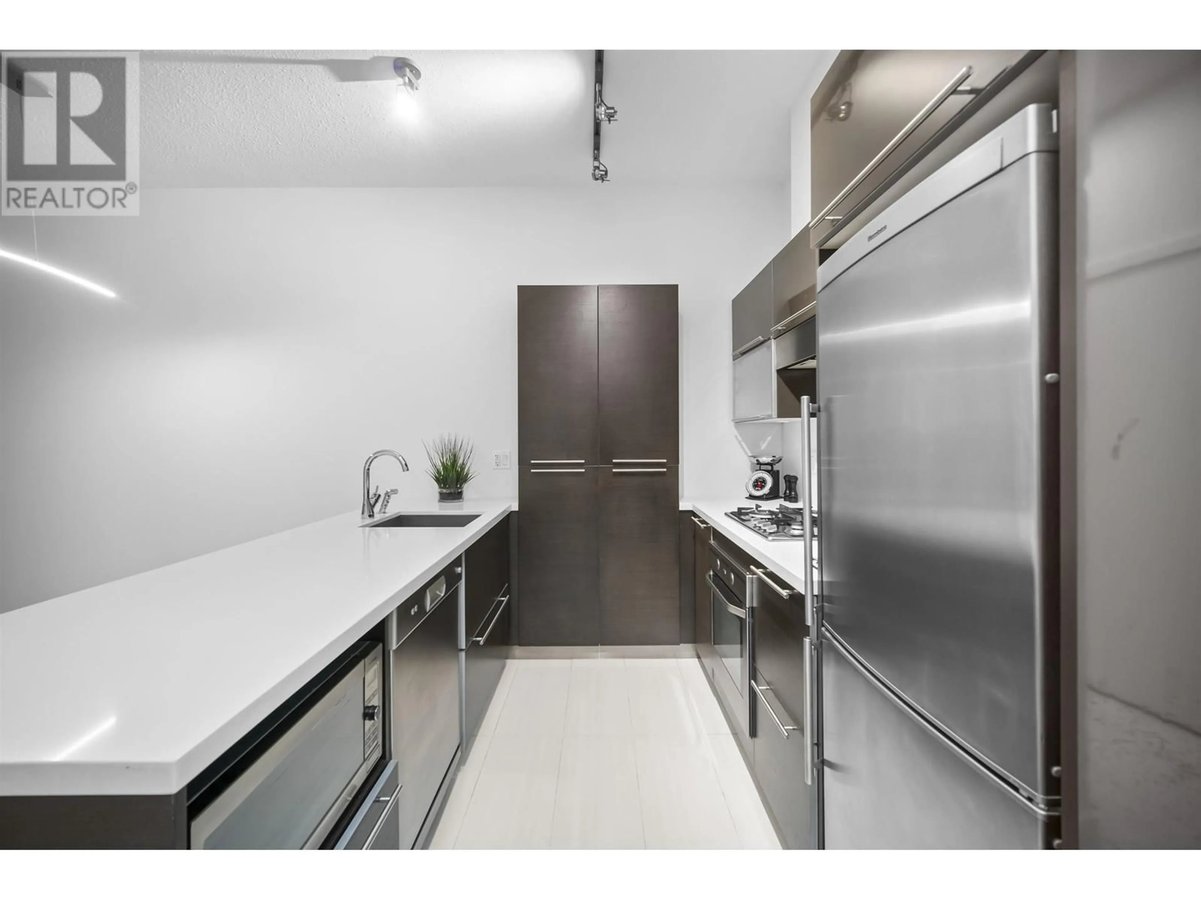 Standard kitchen, ceramic/tile floor for 202 1252 HORNBY STREET, Vancouver British Columbia V6Z0A3