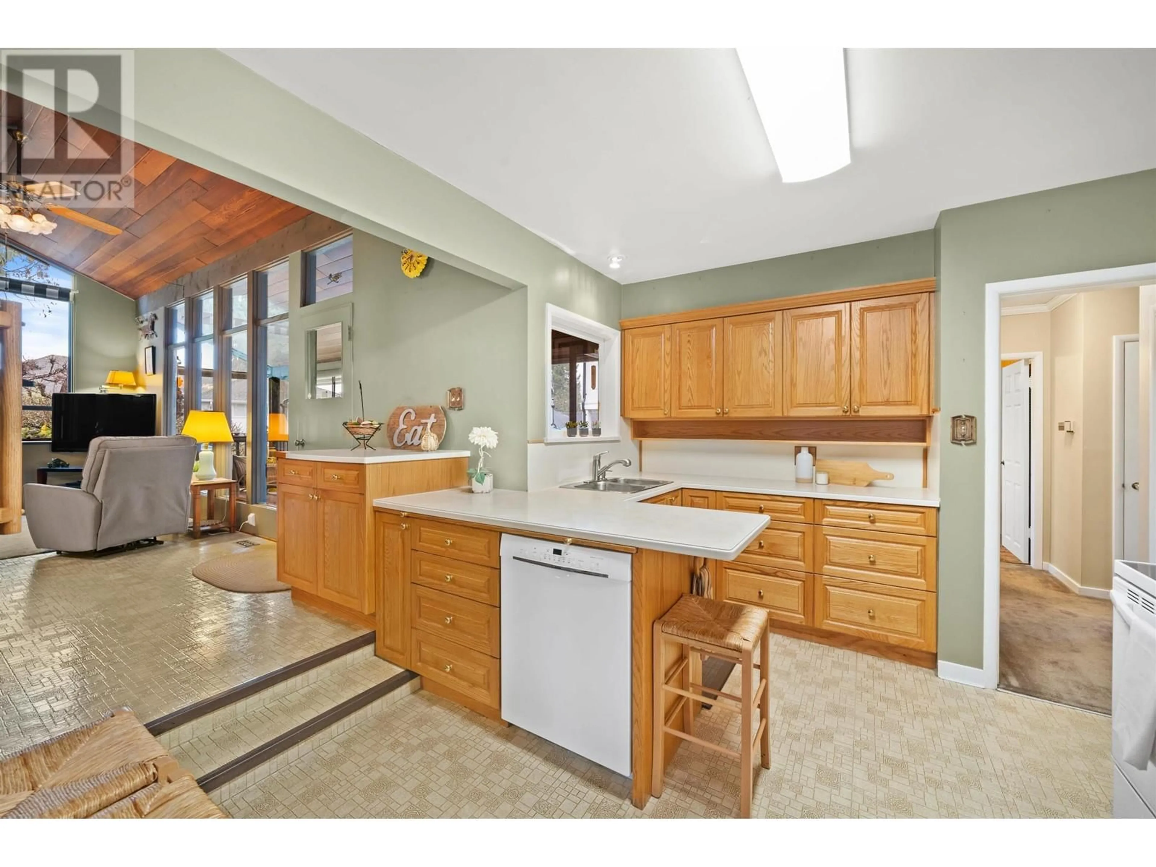 Open concept kitchen, ceramic/tile floor for 1904 CLIFF AVENUE, Burnaby British Columbia V5A2K8