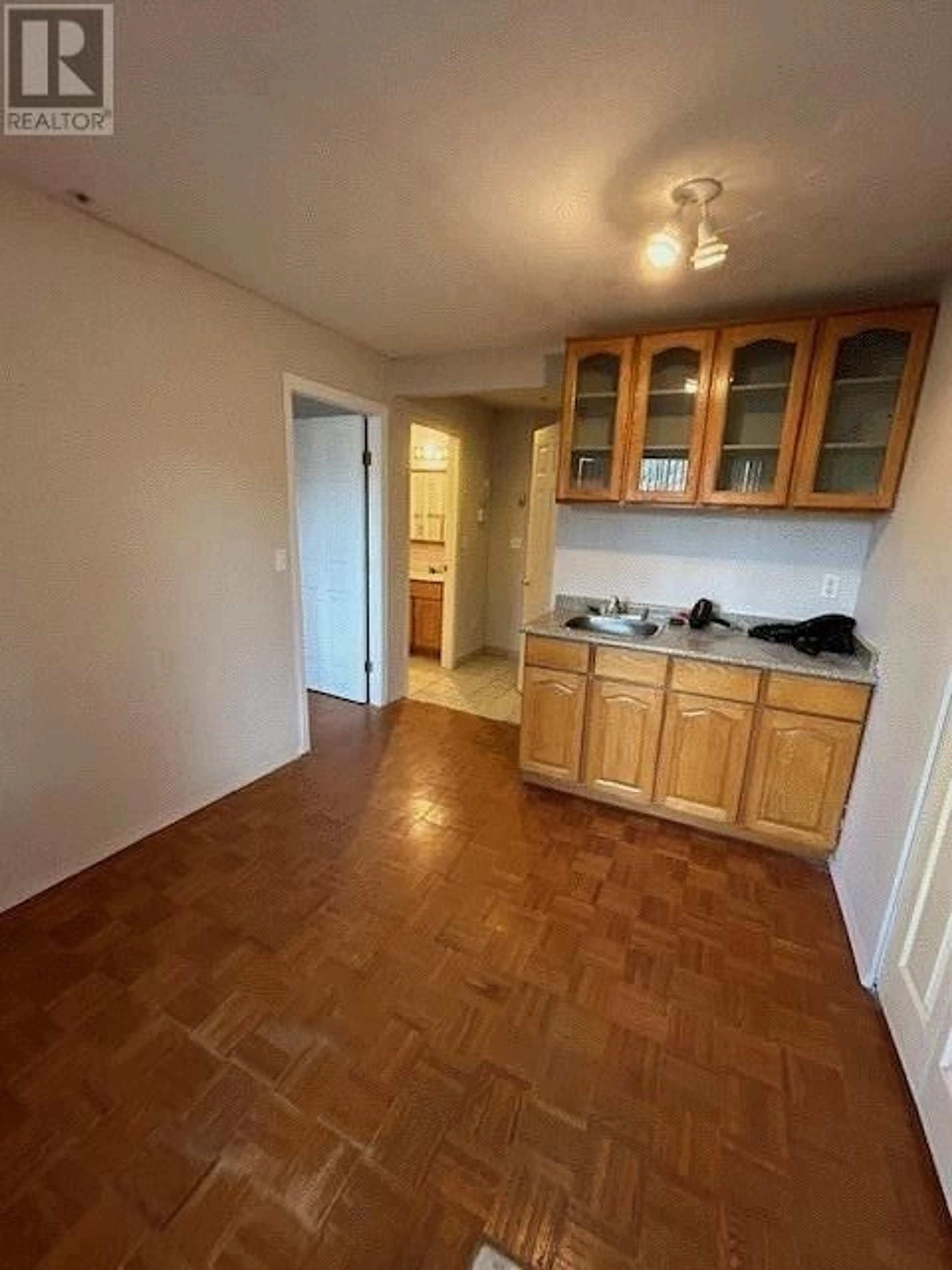 A pic of a room for 5896 ONTARIO STREET, Vancouver British Columbia V5W2L9