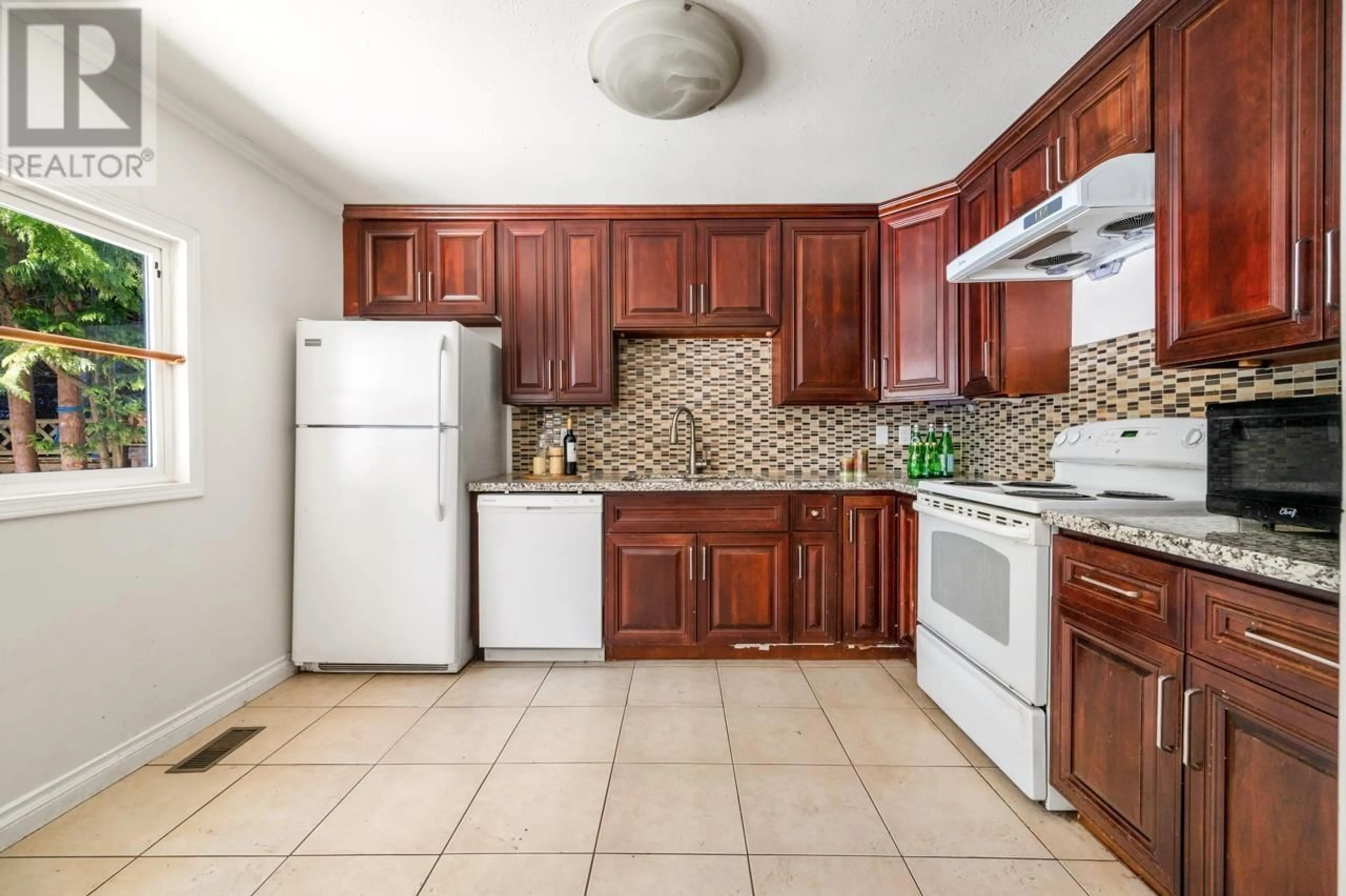 Standard kitchen, ceramic/tile floor for 12174 SKILLEN STREET, Maple Ridge British Columbia V2X4X3