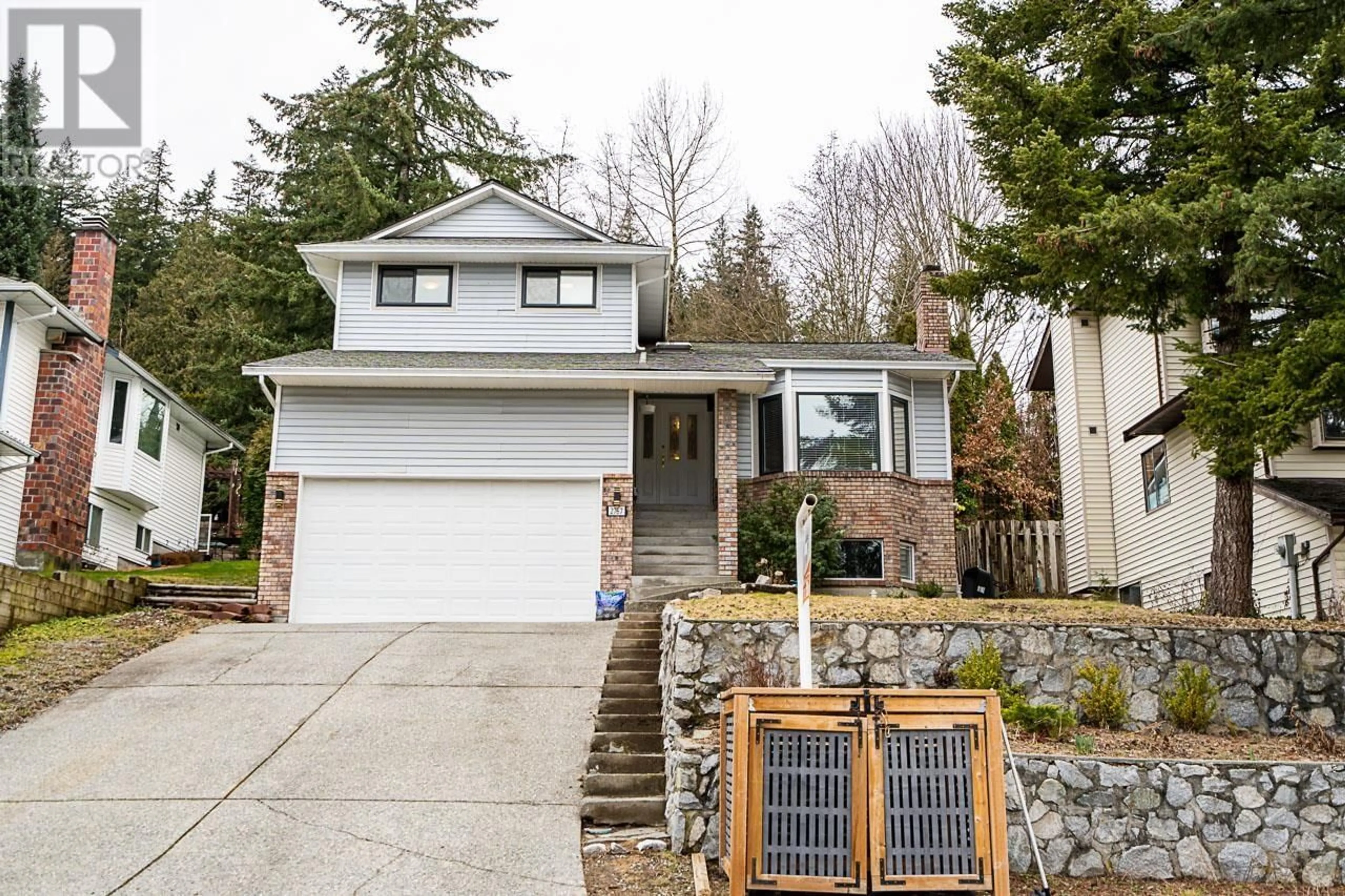 Home with vinyl exterior material, street for 2767 CULTUS COURT, Coquitlam British Columbia V3C5A8