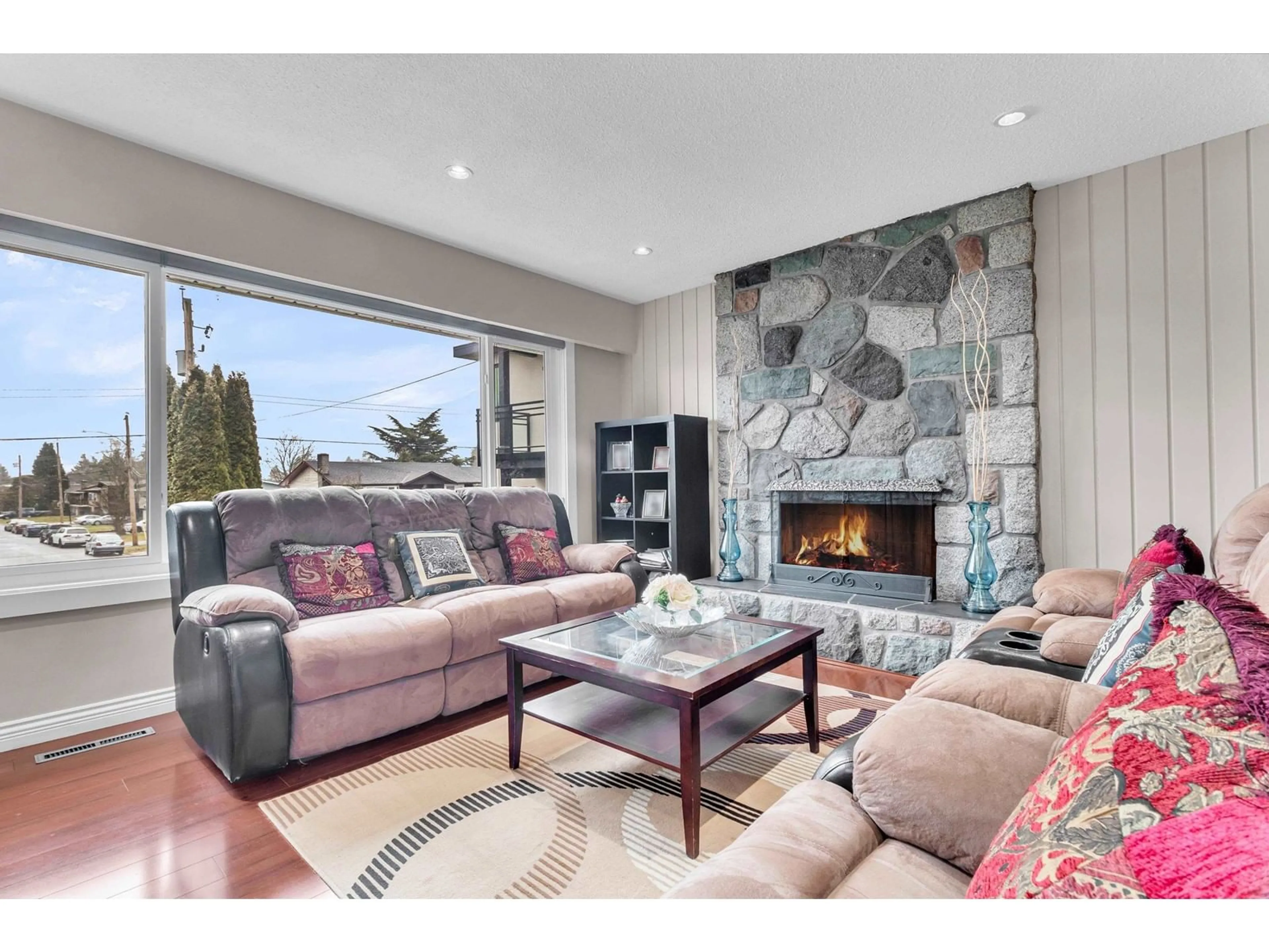 Living room with furniture, unknown for 8321 116A, Delta British Columbia V4C5Z3