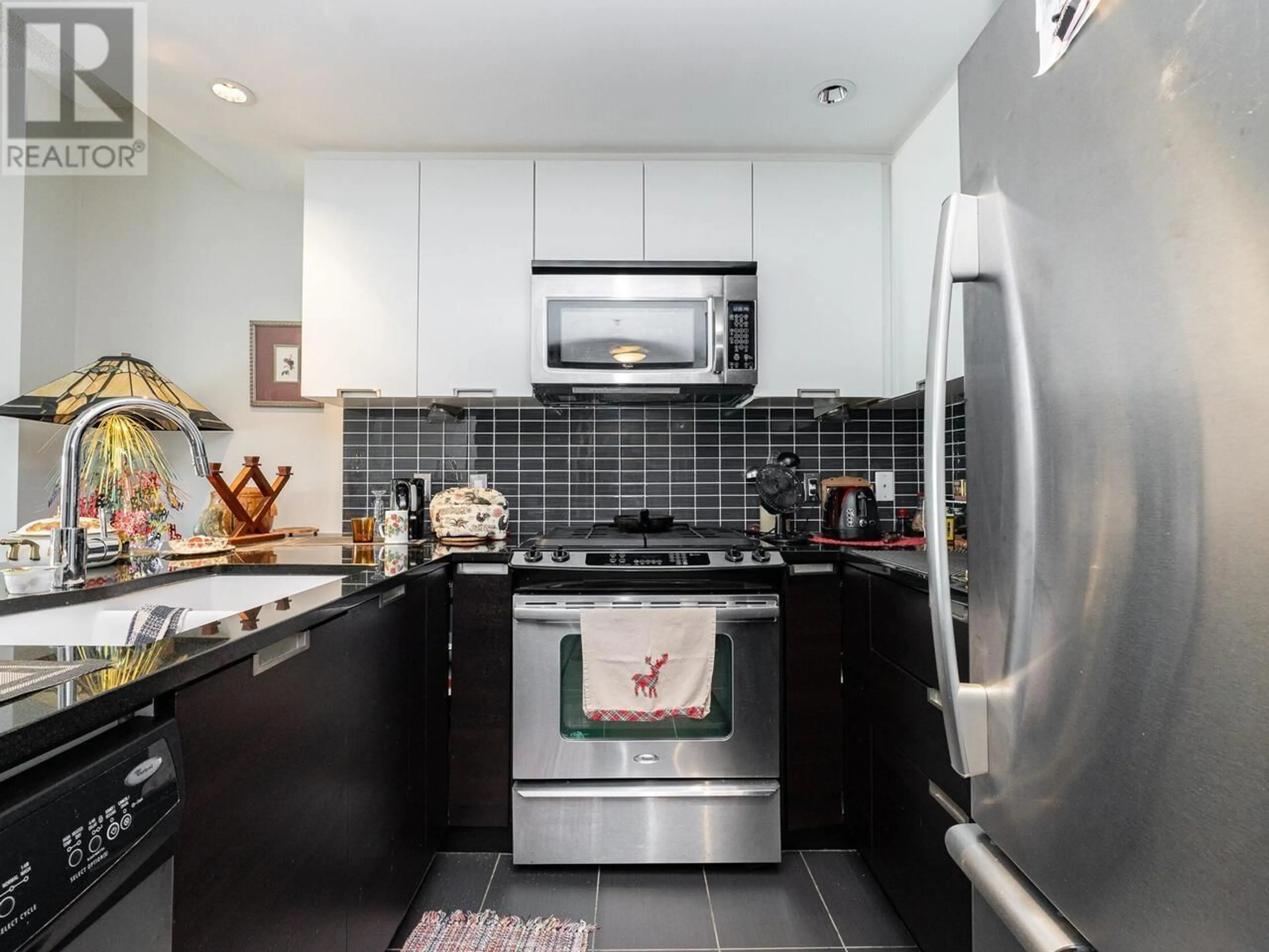 Contemporary kitchen, ceramic/tile floor for 1002 2968 GLEN DRIVE, Coquitlam British Columbia V3B0C4