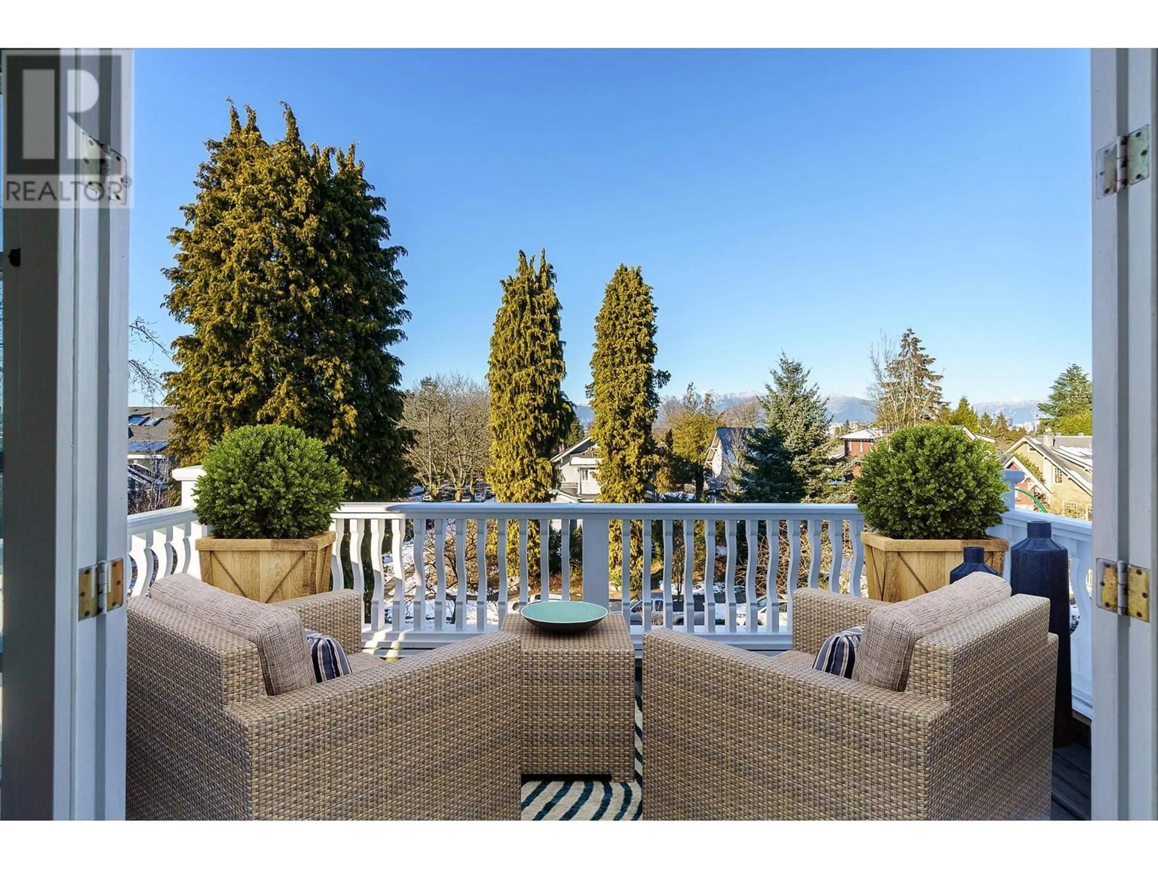 Patio, water/lake/river/ocean view for 3132 MAPLE STREET, Vancouver British Columbia V6J4X3