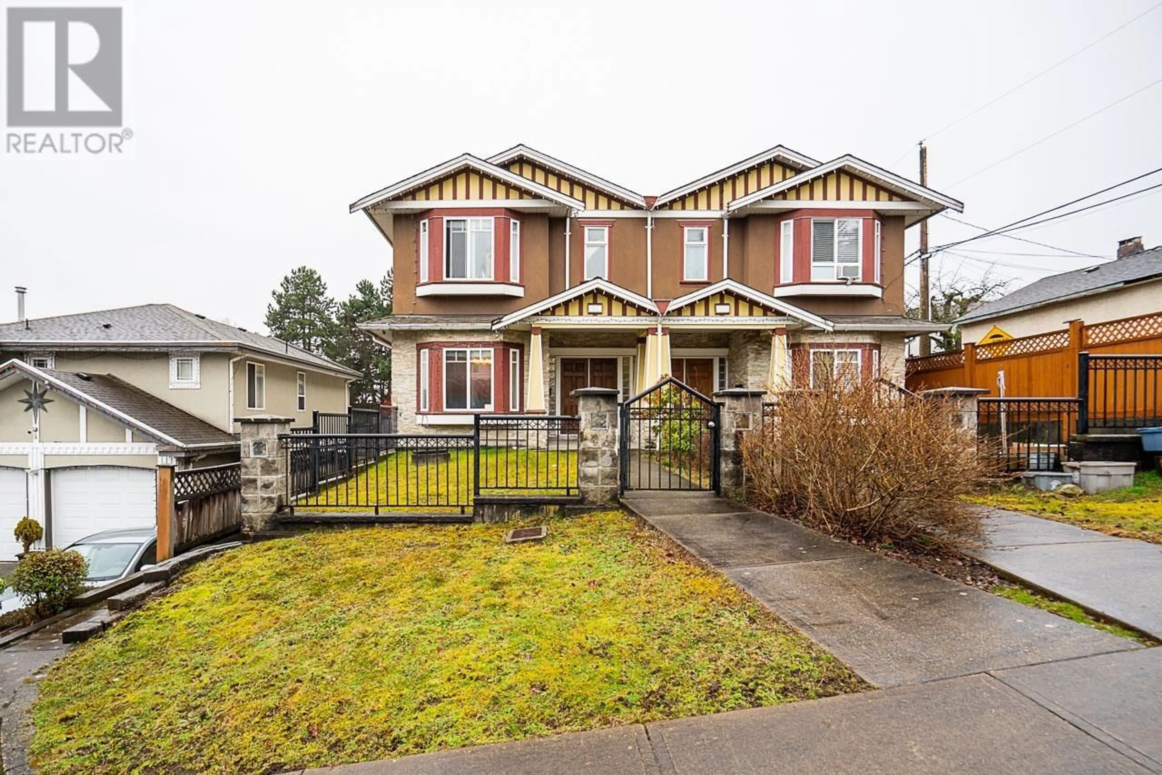 Home with brick exterior material, street for 528 SIXTEENTH STREET, New Westminster British Columbia V3M4R3