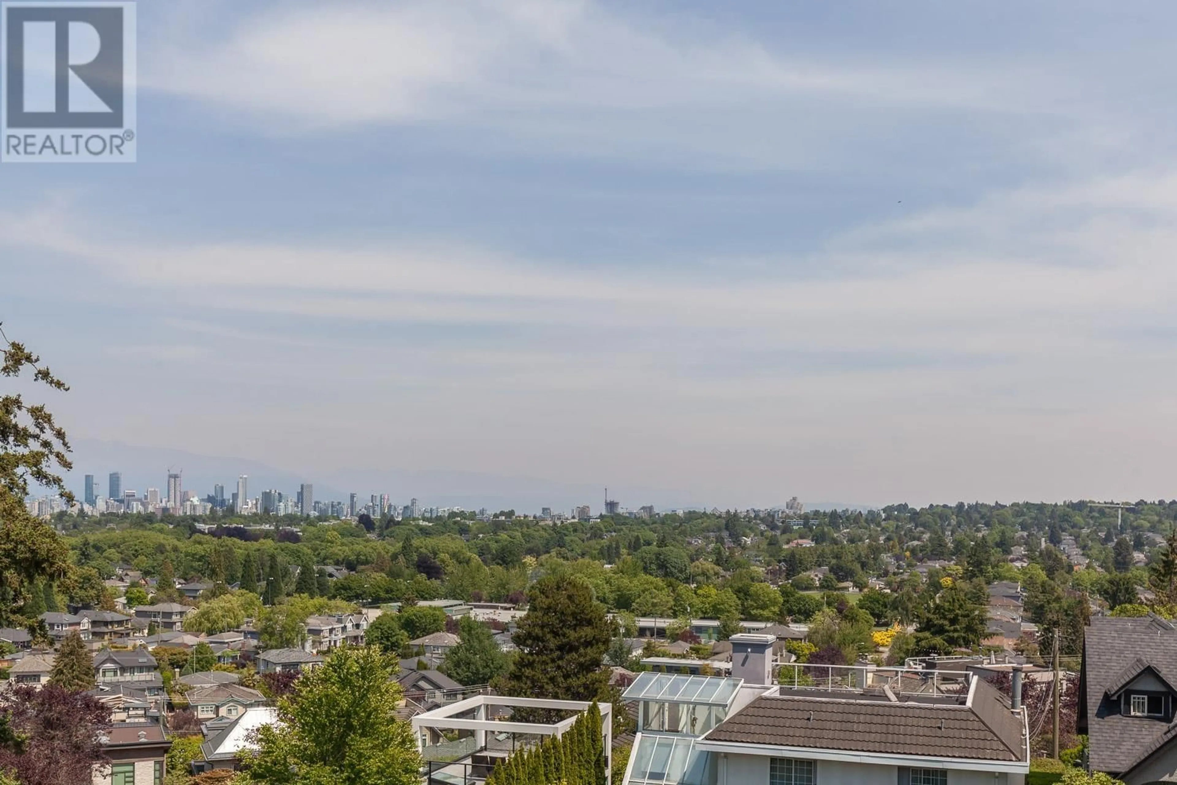 A pic from outside/outdoor area/front of a property/back of a property/a pic from drone, city buildings view from balcony for 3515 BLENHEIM STREET, Vancouver British Columbia V6L2X8