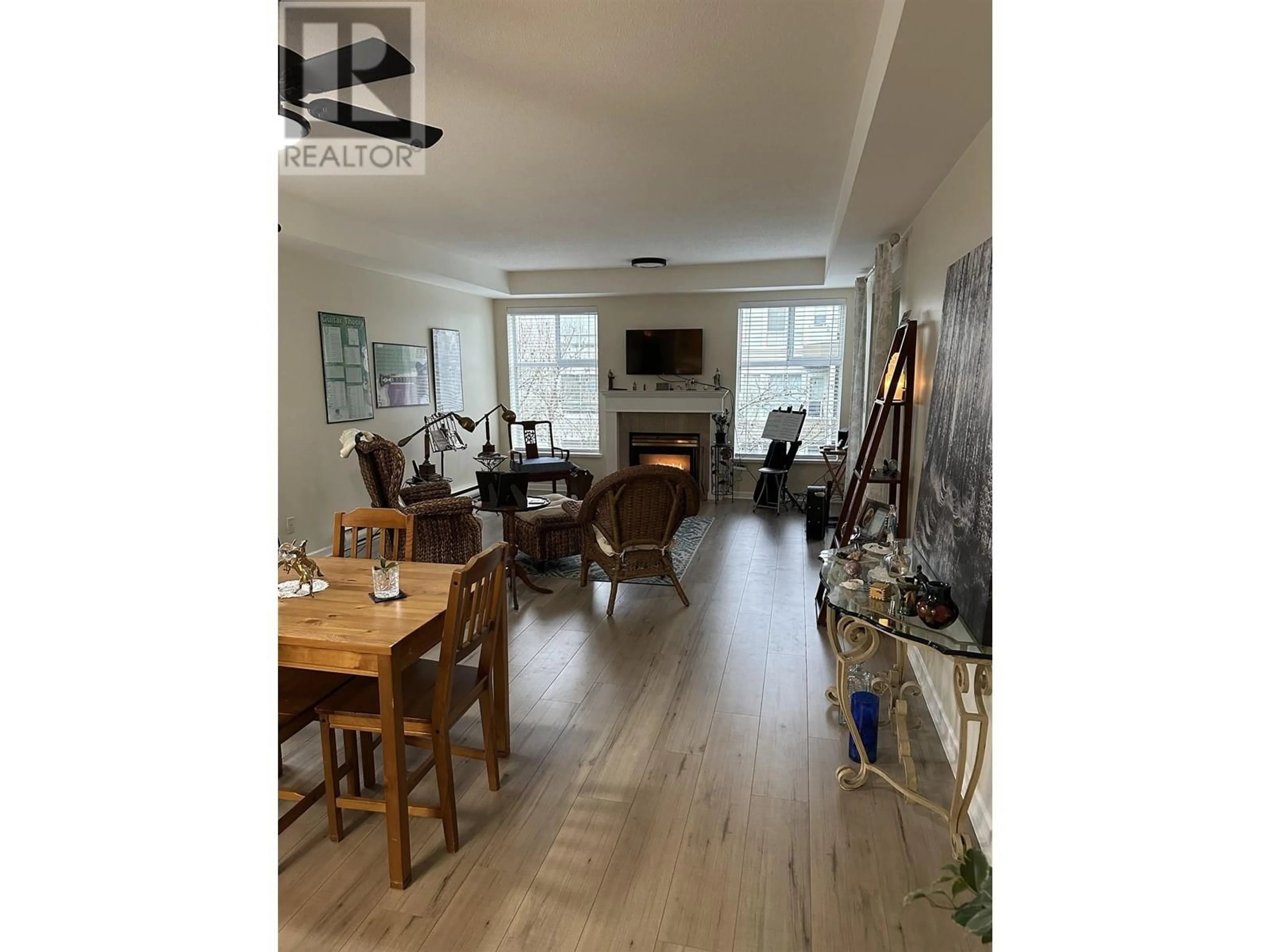 Dining room, wood/laminate floor for 314 11609 227 STREET, Maple Ridge British Columbia V2X2L9