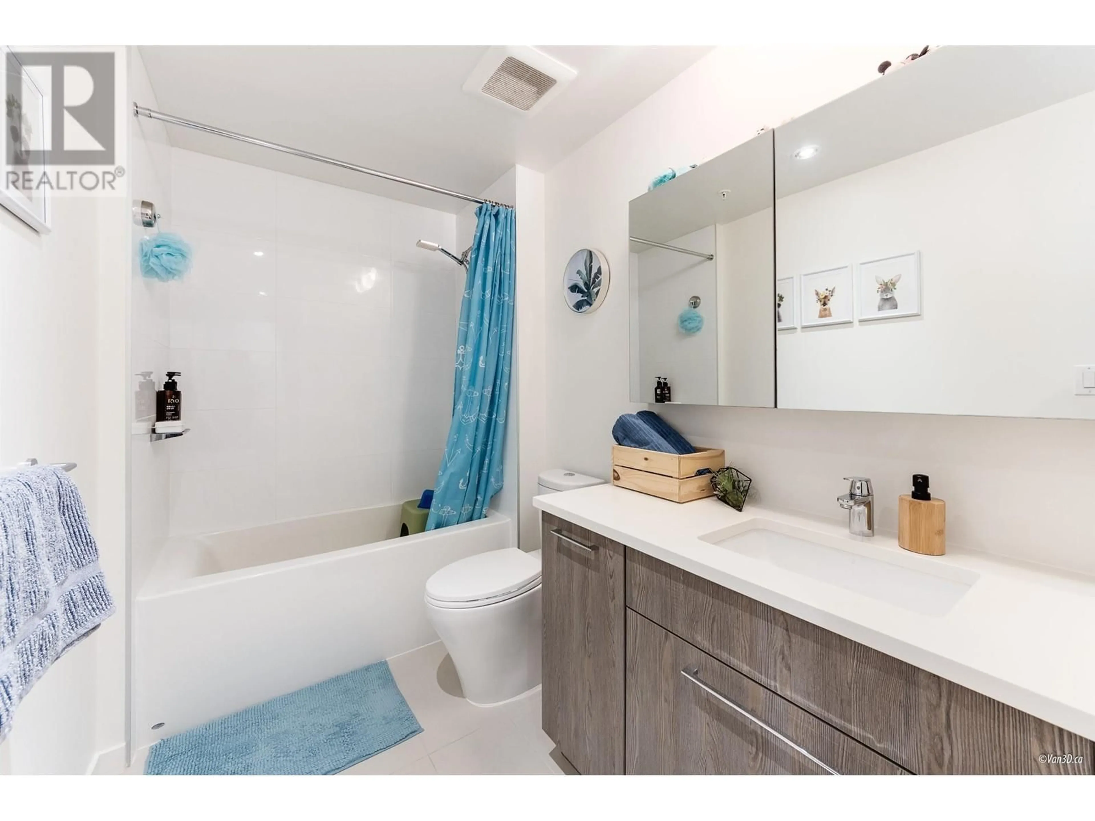 Standard bathroom, ceramic/tile floor for 1309 691 NORTH ROAD, Coquitlam British Columbia V3J0H9