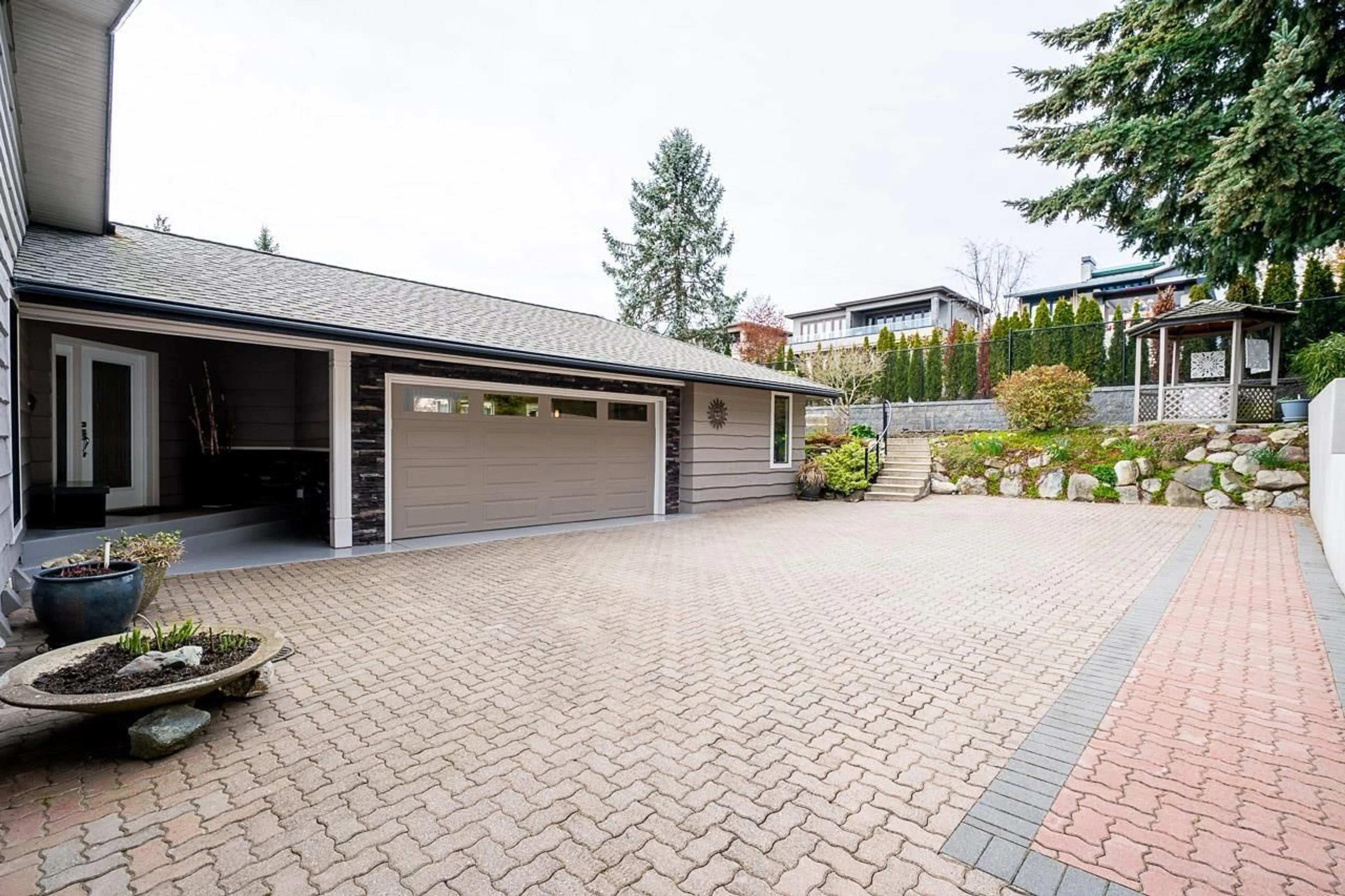 Unknown for 13387 13A, Surrey British Columbia V4A5Y3