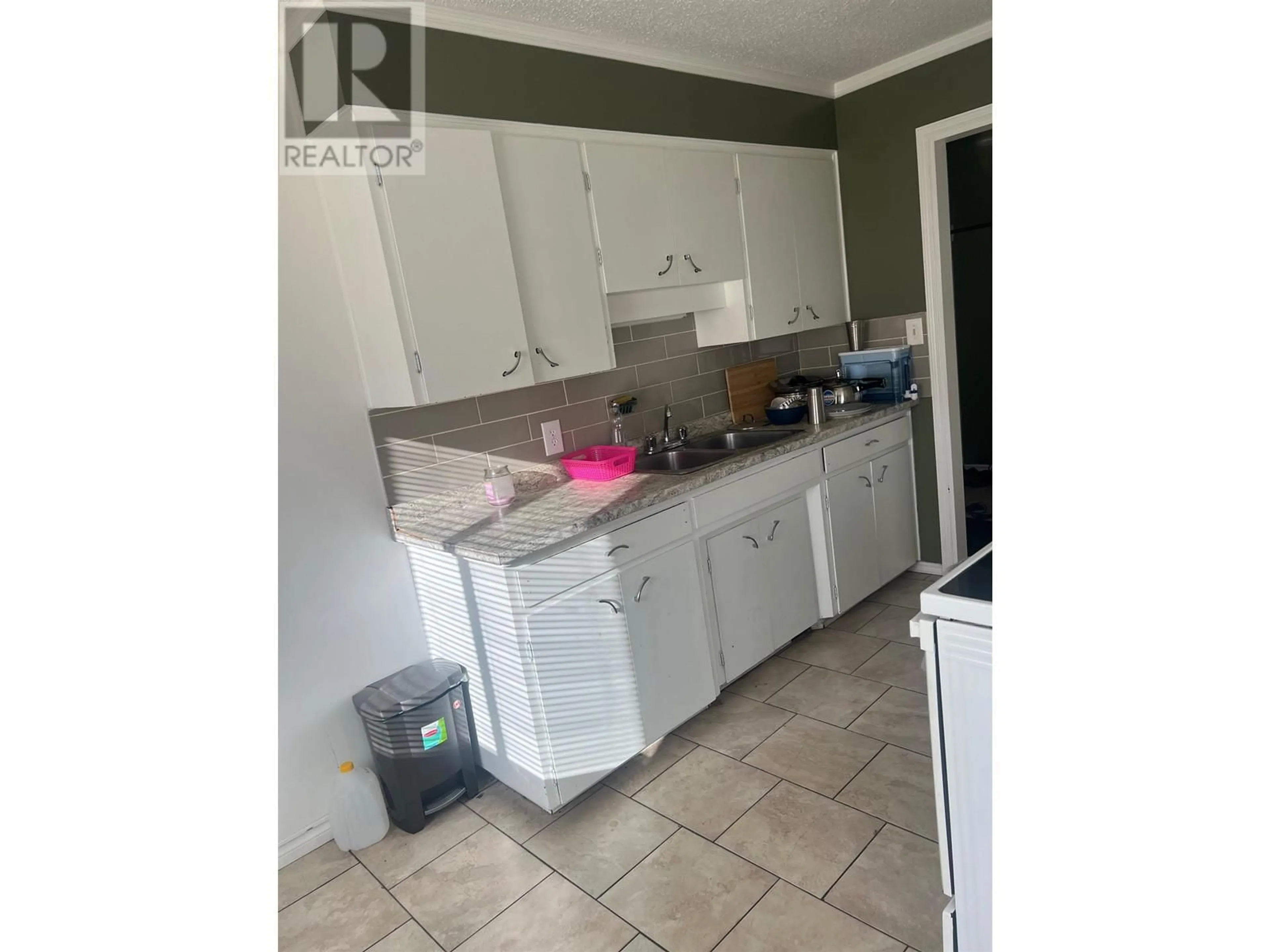 Standard kitchen, unknown for 206 9815 104 AVENUE, Fort St. John British Columbia V1J2K4