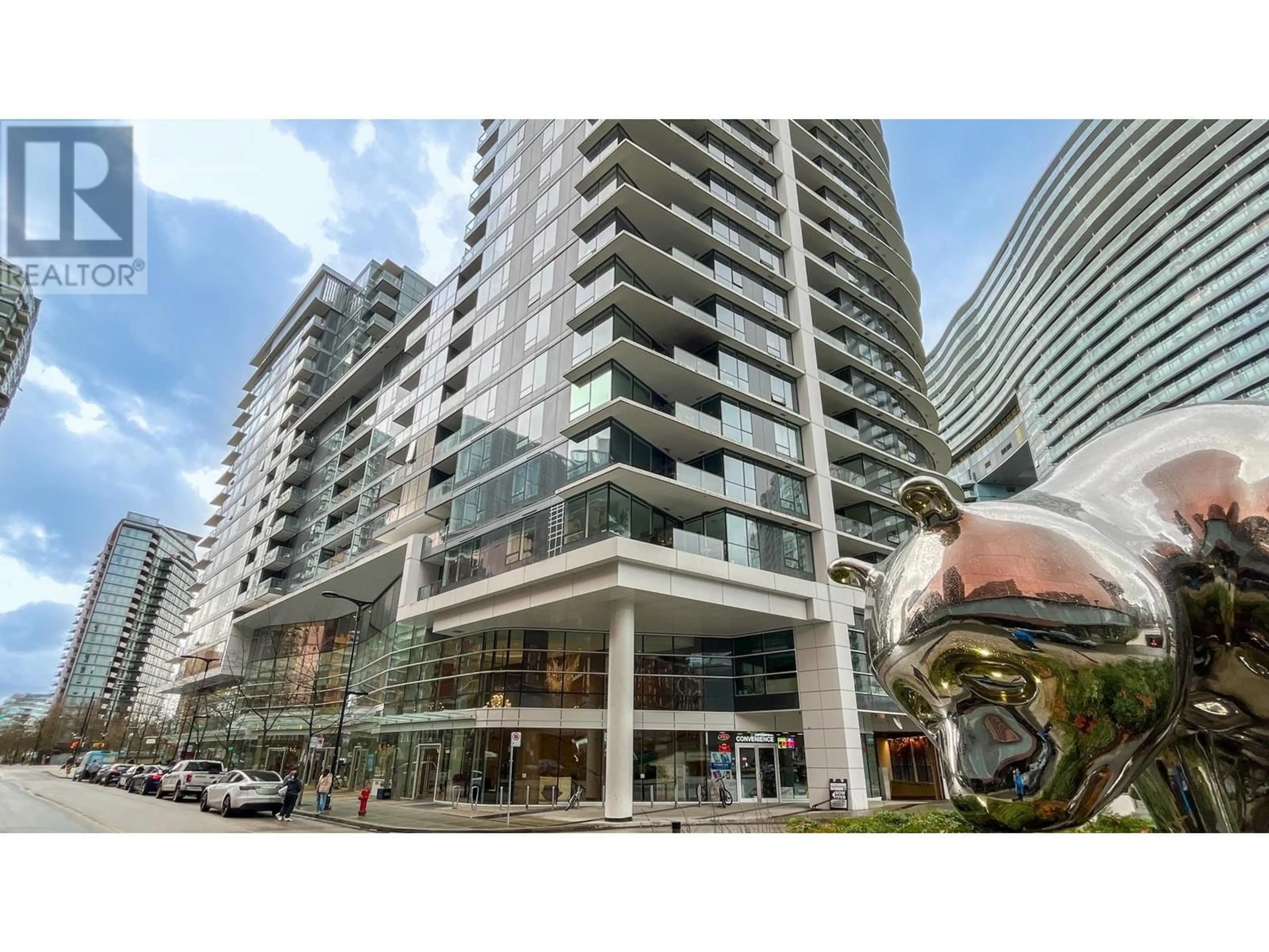 Indoor foyer for 805 - 68 SMITHE STREET, Vancouver British Columbia V6B0P4