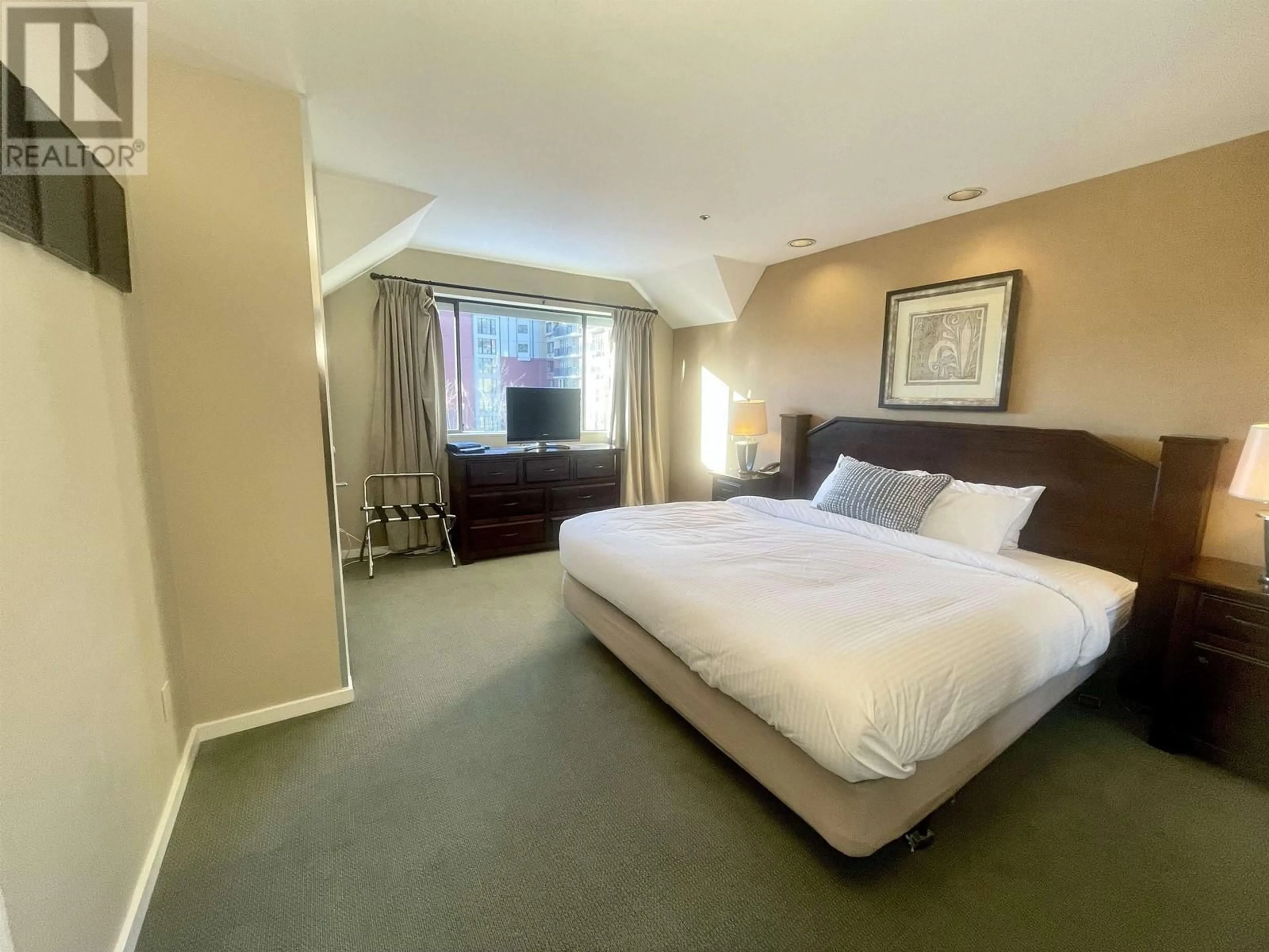 A pic of a room for 904 WK 1-4293 MOUNTAIN SQUARE, Whistler British Columbia V8E1H9