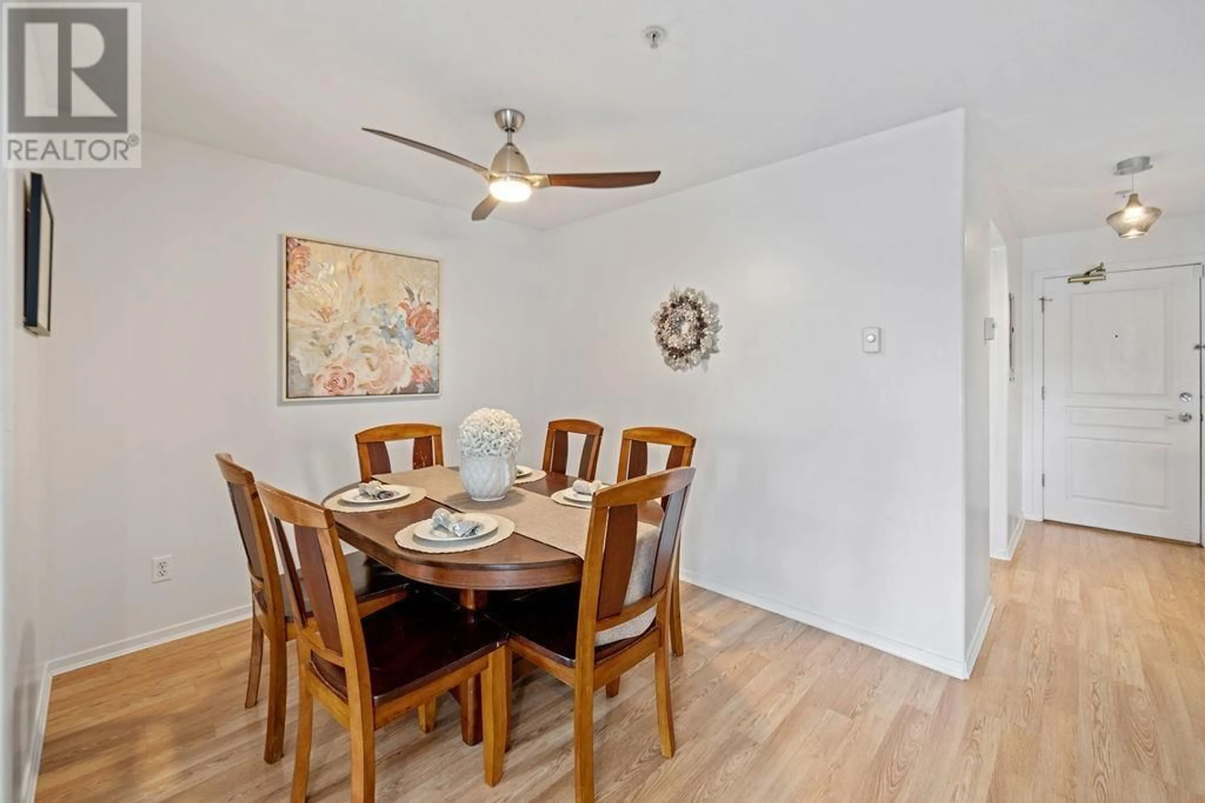 Dining room, wood/laminate floor for 404 215 TWELFTH STREET, New Westminster British Columbia V3M4H4