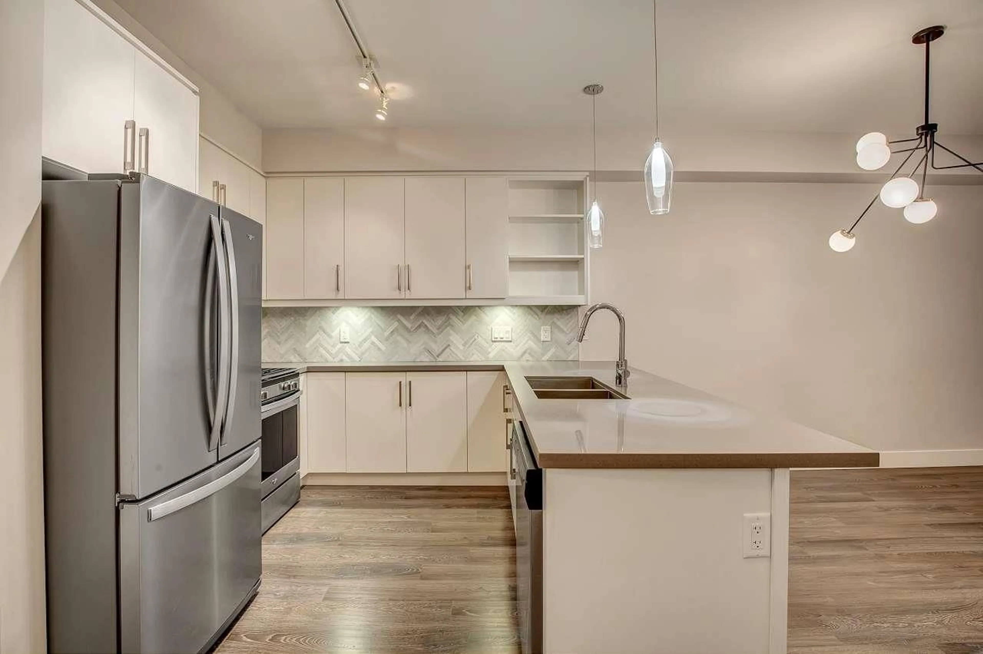 Open concept kitchen, unknown for 407 14550 WINTER CRESCENT, Surrey British Columbia V4P0G4