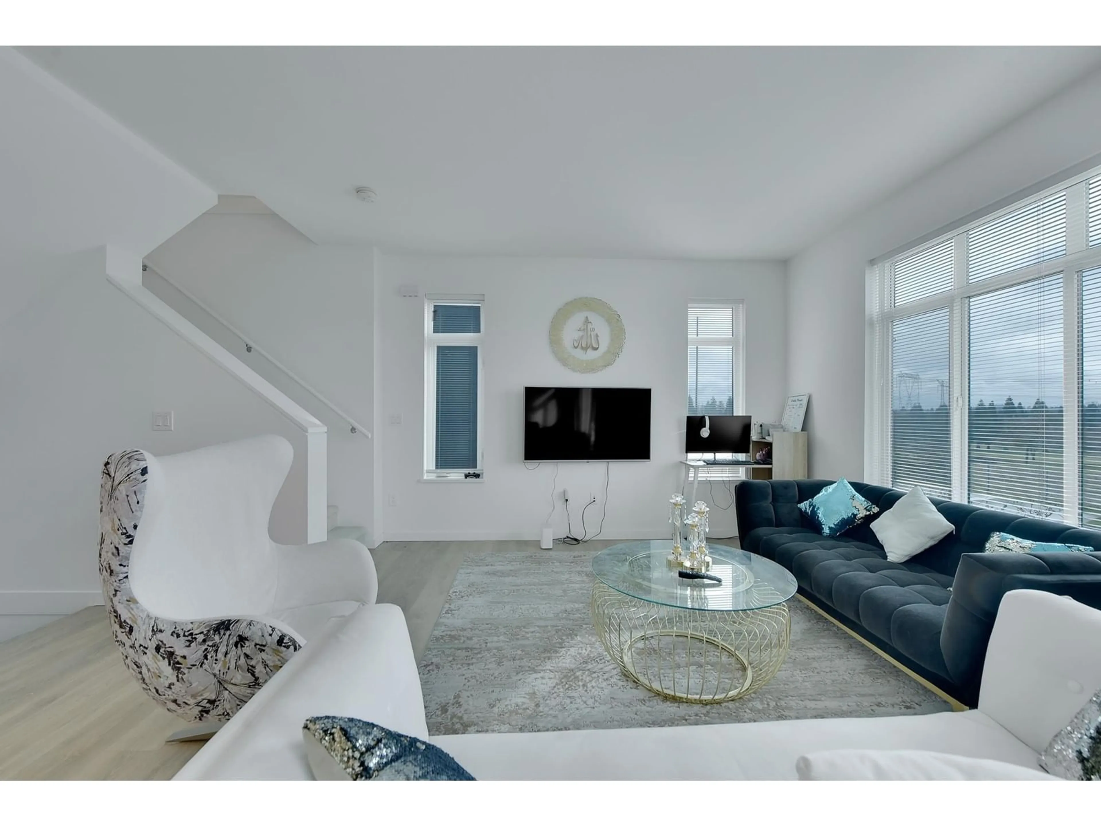 Living room with furniture, unknown for 101 - 15255 SITKA, Surrey British Columbia V3S0B1