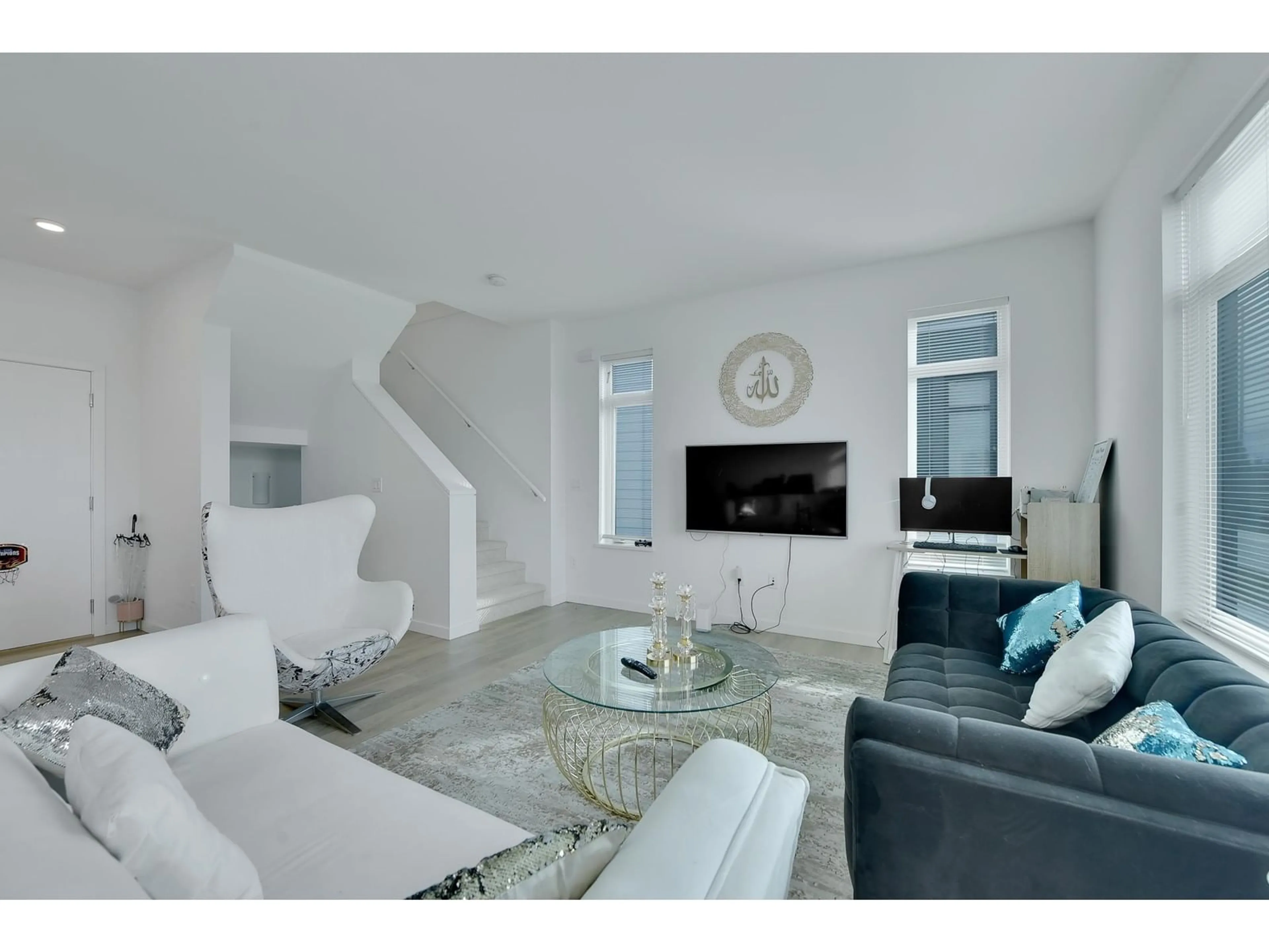 Living room with furniture, unknown for 101 - 15255 SITKA, Surrey British Columbia V3S0B1