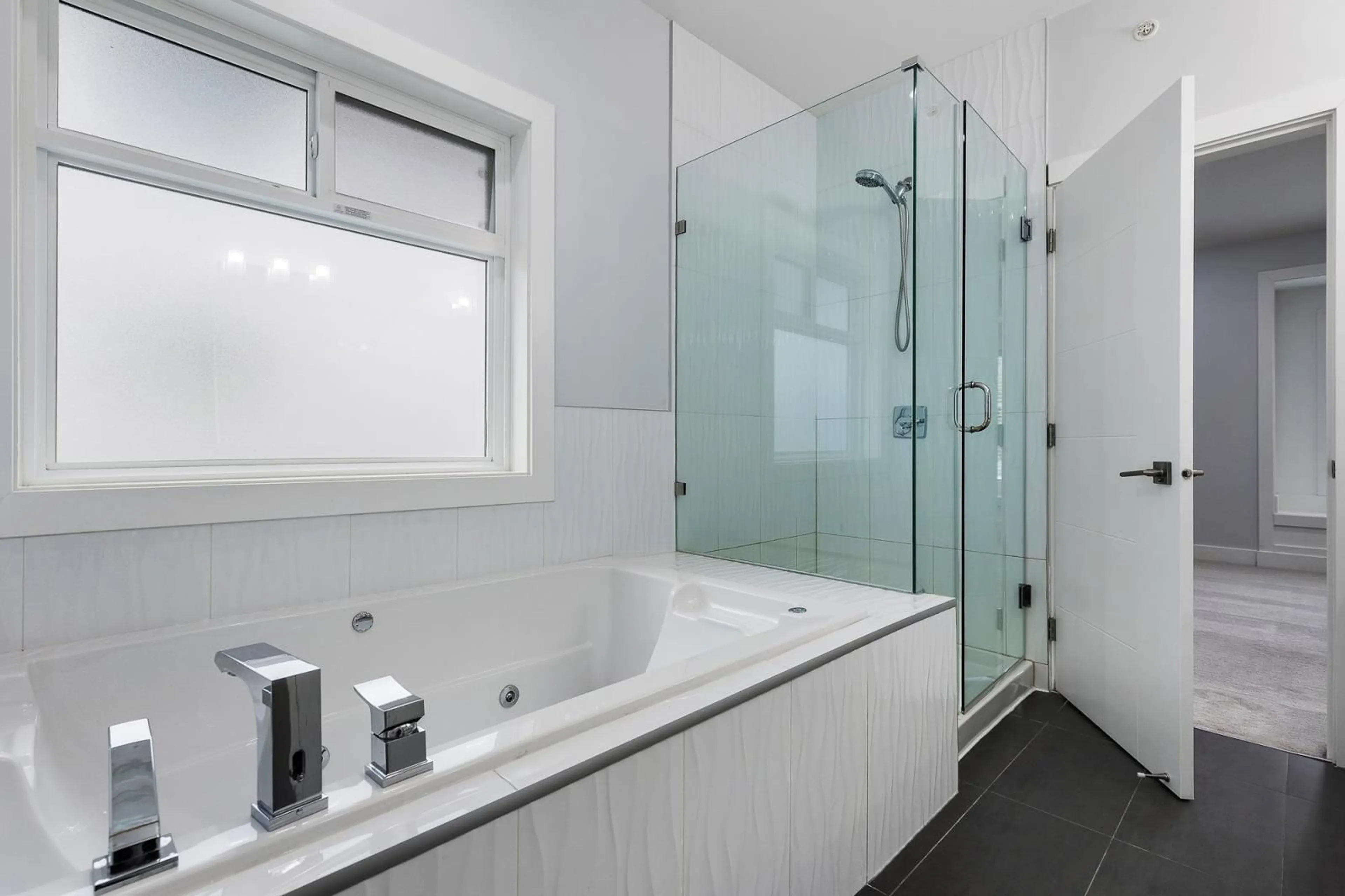 Standard bathroom, ceramic/tile floor for 8524 FOREST GATE DRIVE, Chilliwack British Columbia V4Z0C7