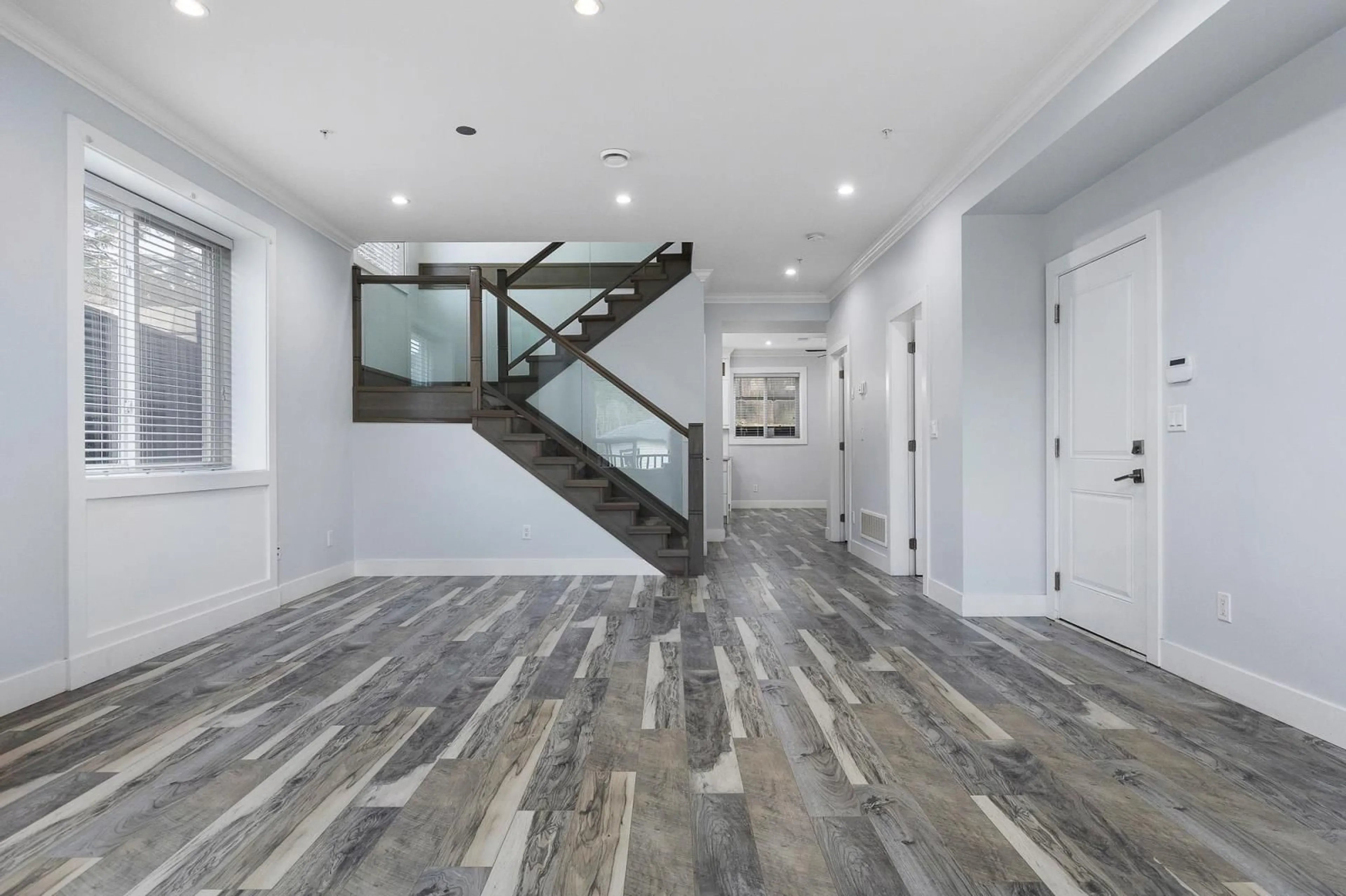 Indoor entryway for 8524 FOREST GATE DRIVE, Chilliwack British Columbia V4Z0C7