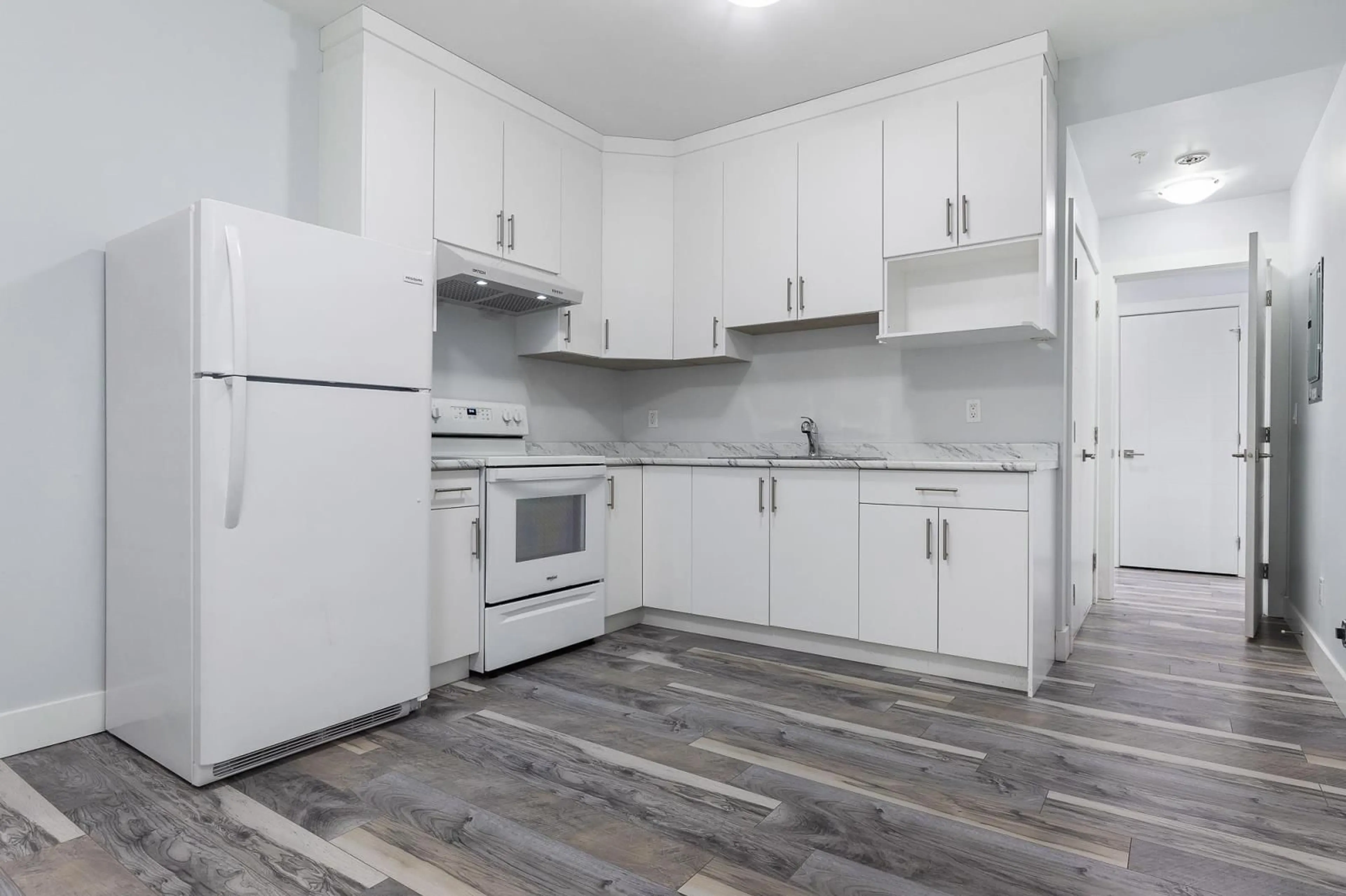 Standard kitchen, wood/laminate floor for 8524 FOREST GATE DRIVE, Chilliwack British Columbia V4Z0C7