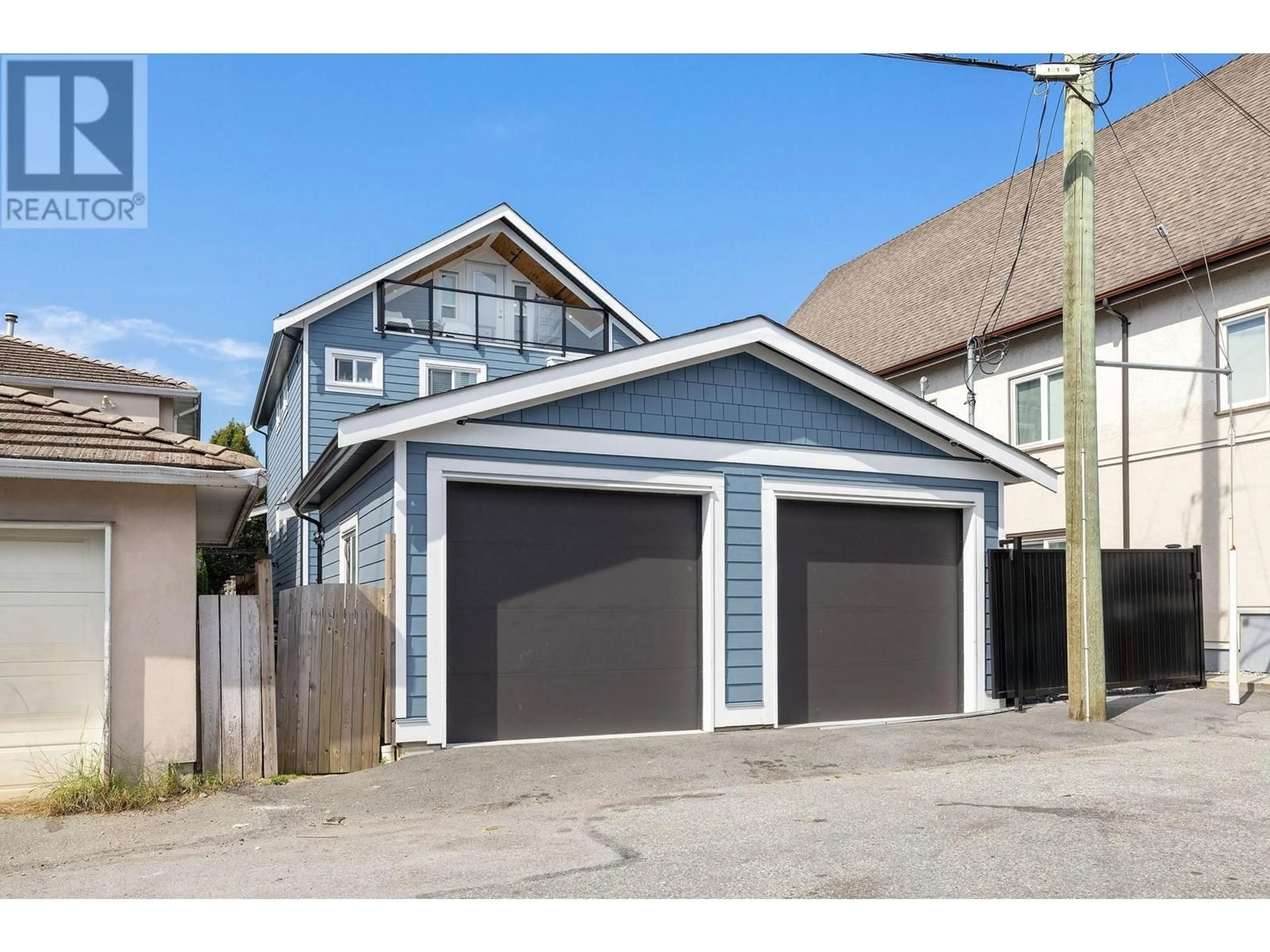 Indoor garage for 1 2430 E 41 STREET, Vancouver British Columbia V5R2W4