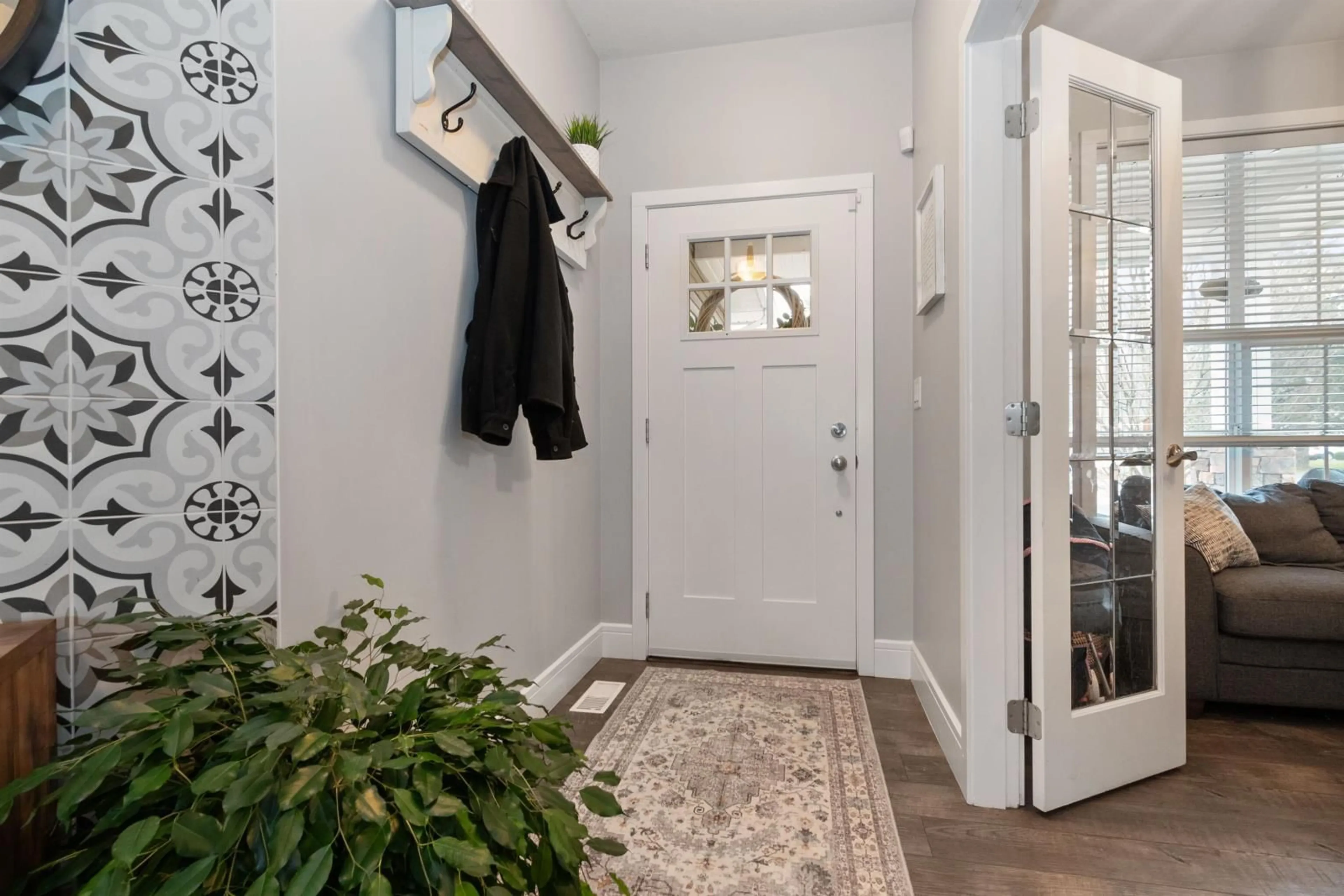 Indoor entryway for 44411 SHERRY DRIVE|Sardis South, Chilliwack British Columbia V2R0R6