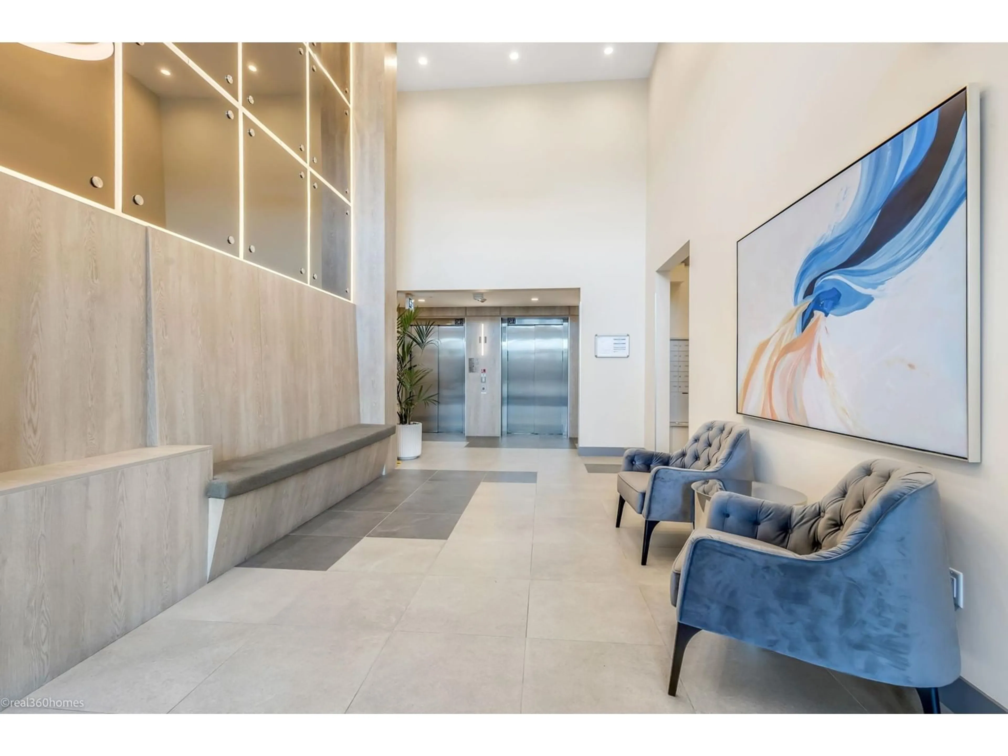 Indoor foyer for 210 - 6960 NICHOLSON, Delta British Columbia V4E0A9