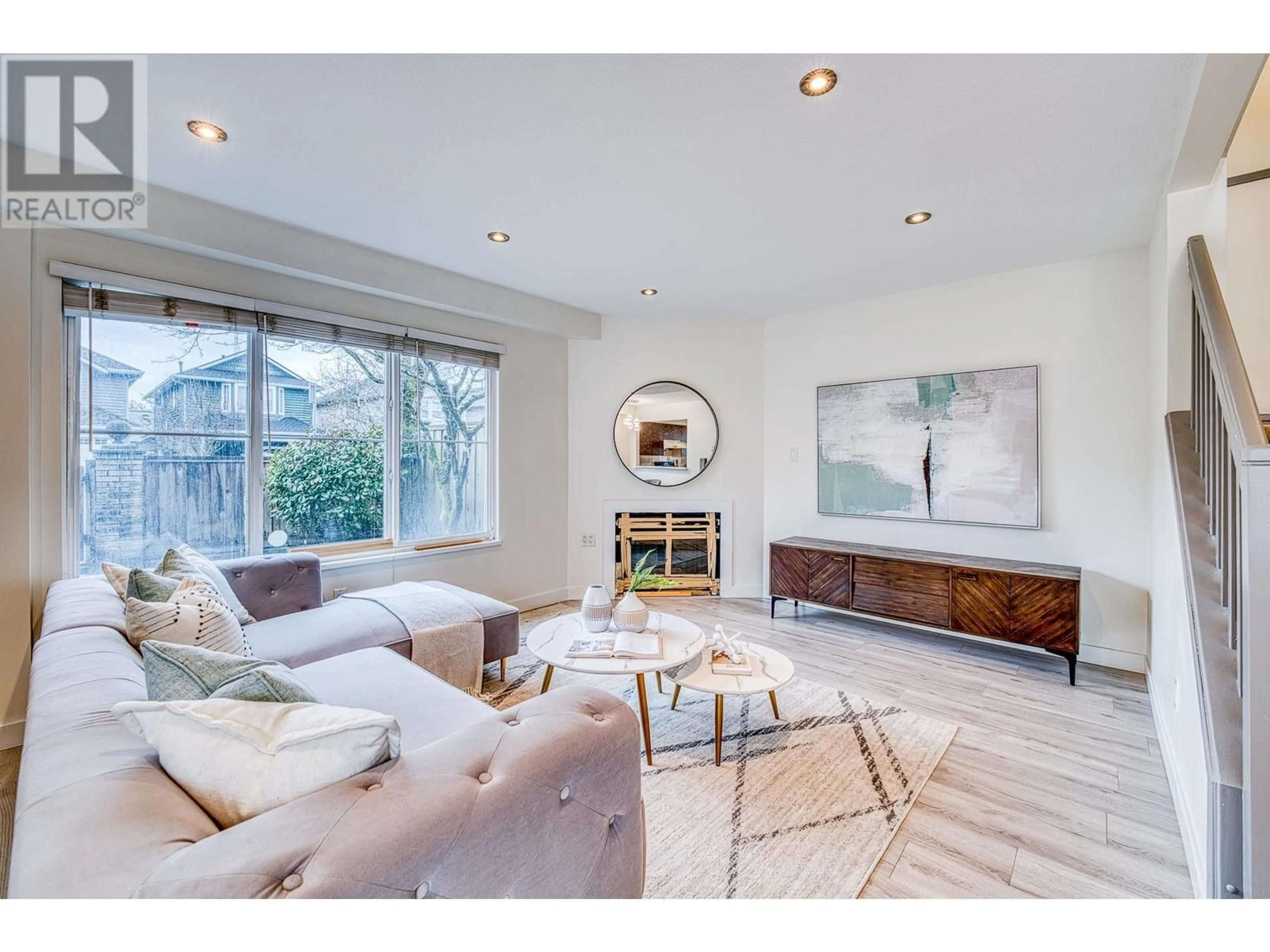 Living room with furniture, unknown for 51 - 10080 KILBY DRIVE, Richmond British Columbia V6X3W2