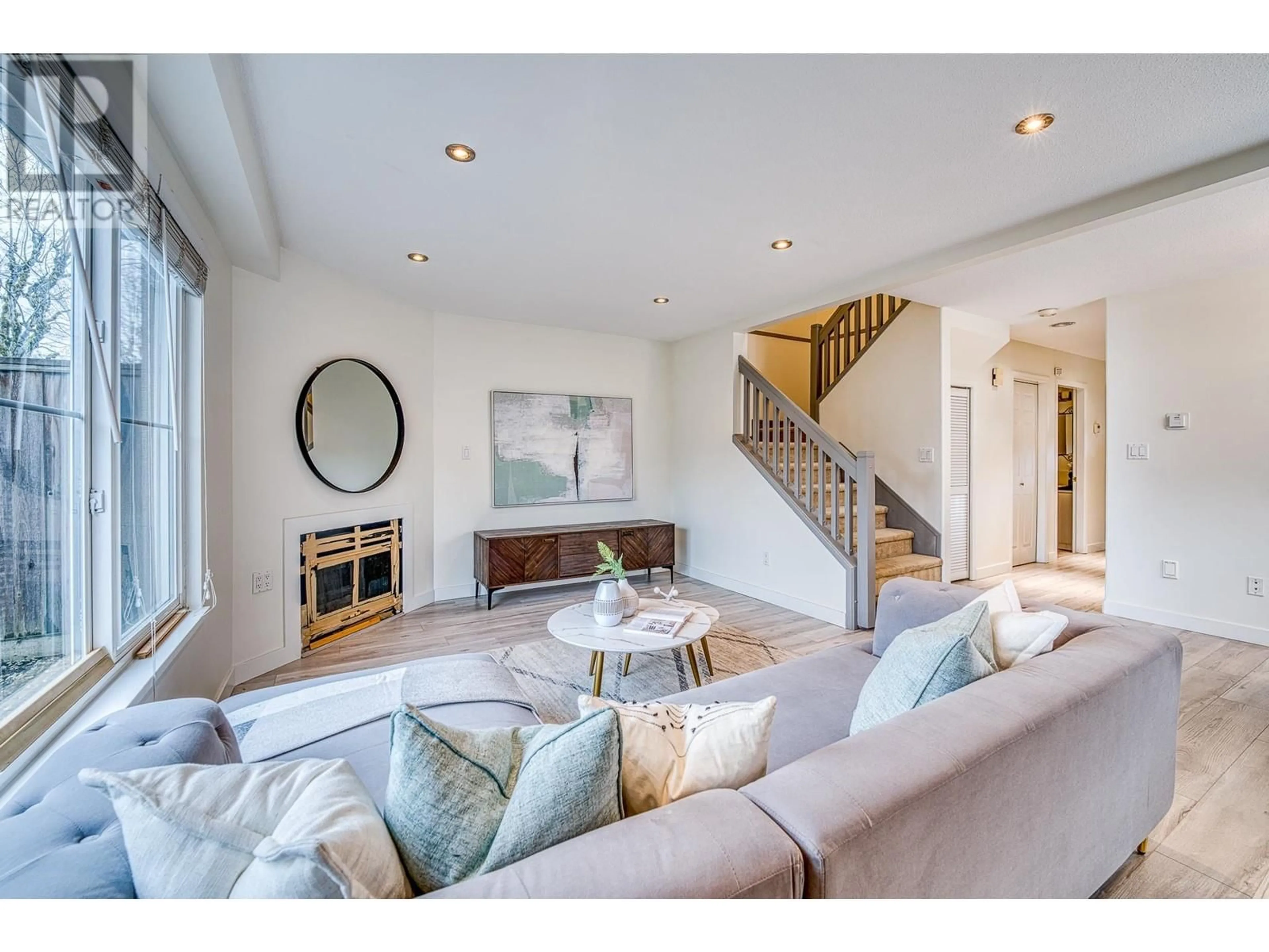 Living room with furniture, unknown for 51 - 10080 KILBY DRIVE, Richmond British Columbia V6X3W2