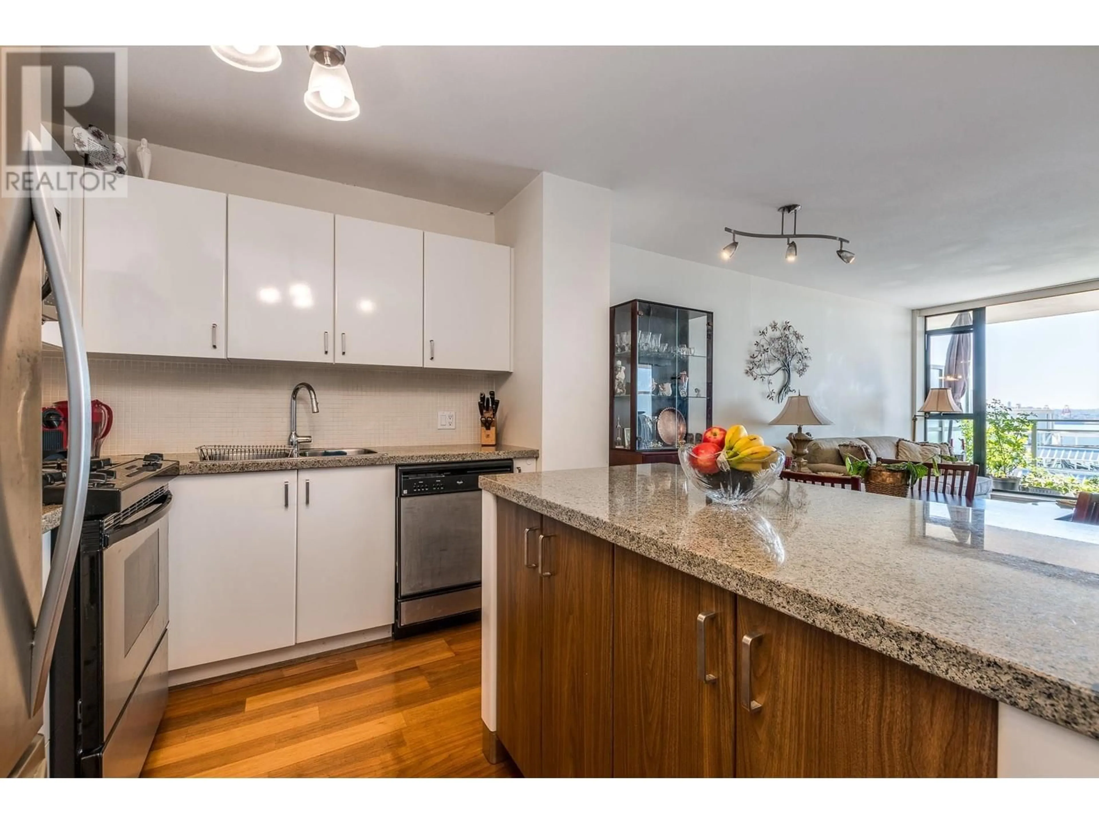 Unknown for 810 - 175 1ST STREET, North Vancouver British Columbia V7M3N9