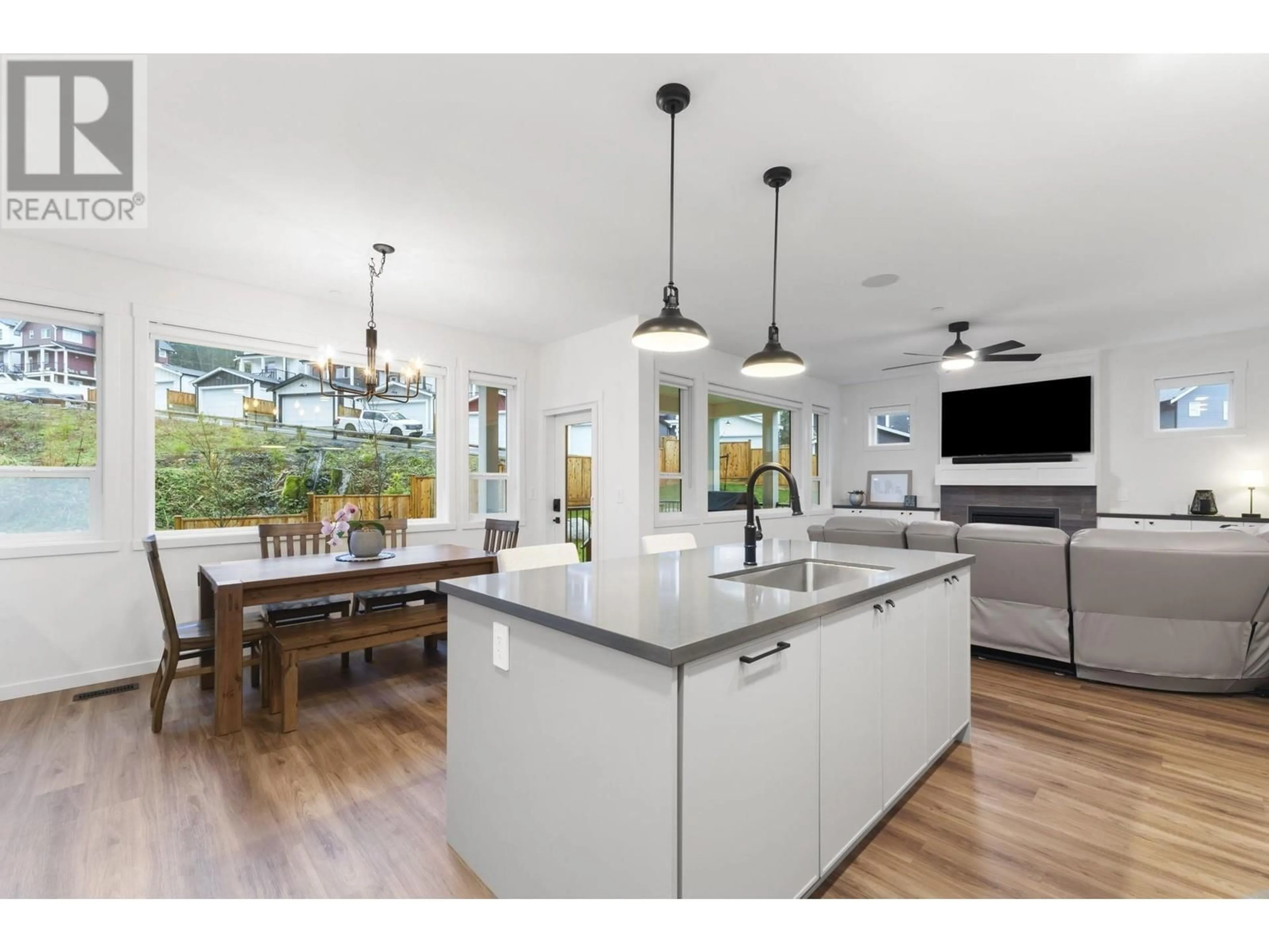 Open concept kitchen, unknown for 11228 251 STREET, Maple Ridge British Columbia V2W0K6