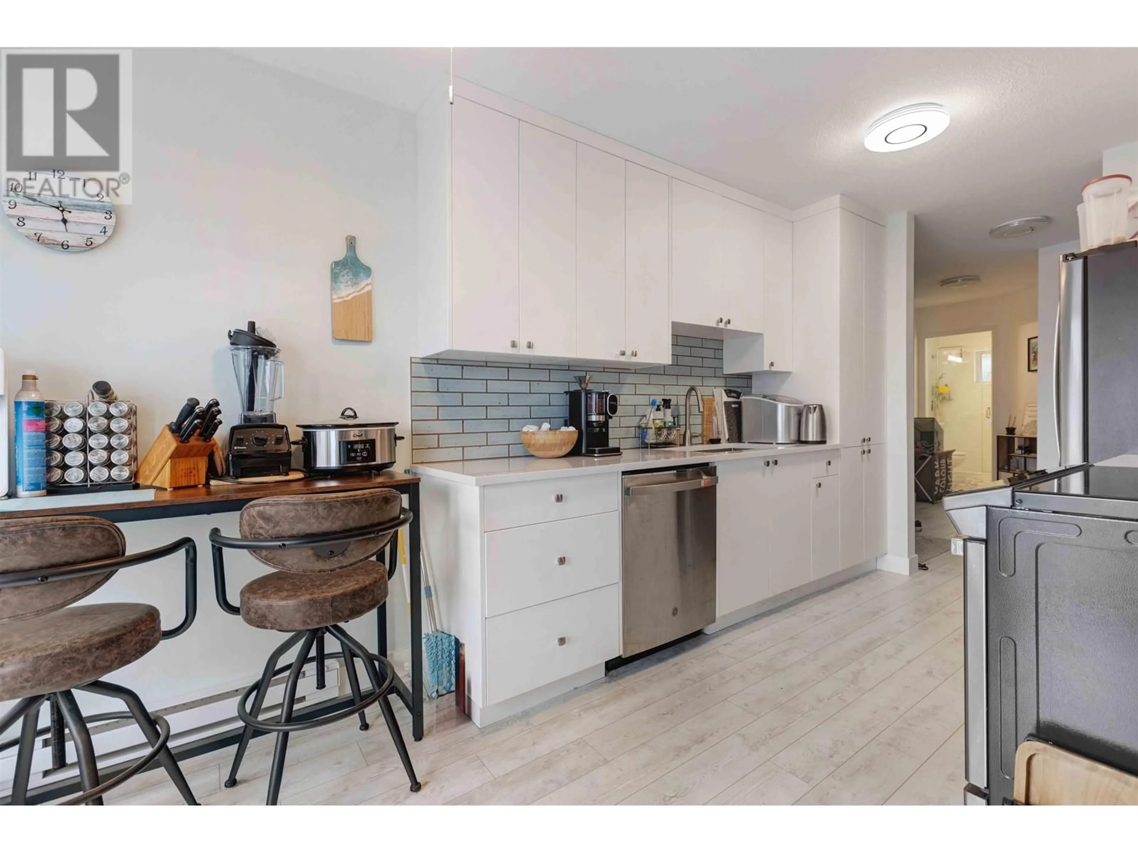 Open concept kitchen, unknown for 26 - 20554 118 AVENUE, Maple Ridge British Columbia V2X0S3