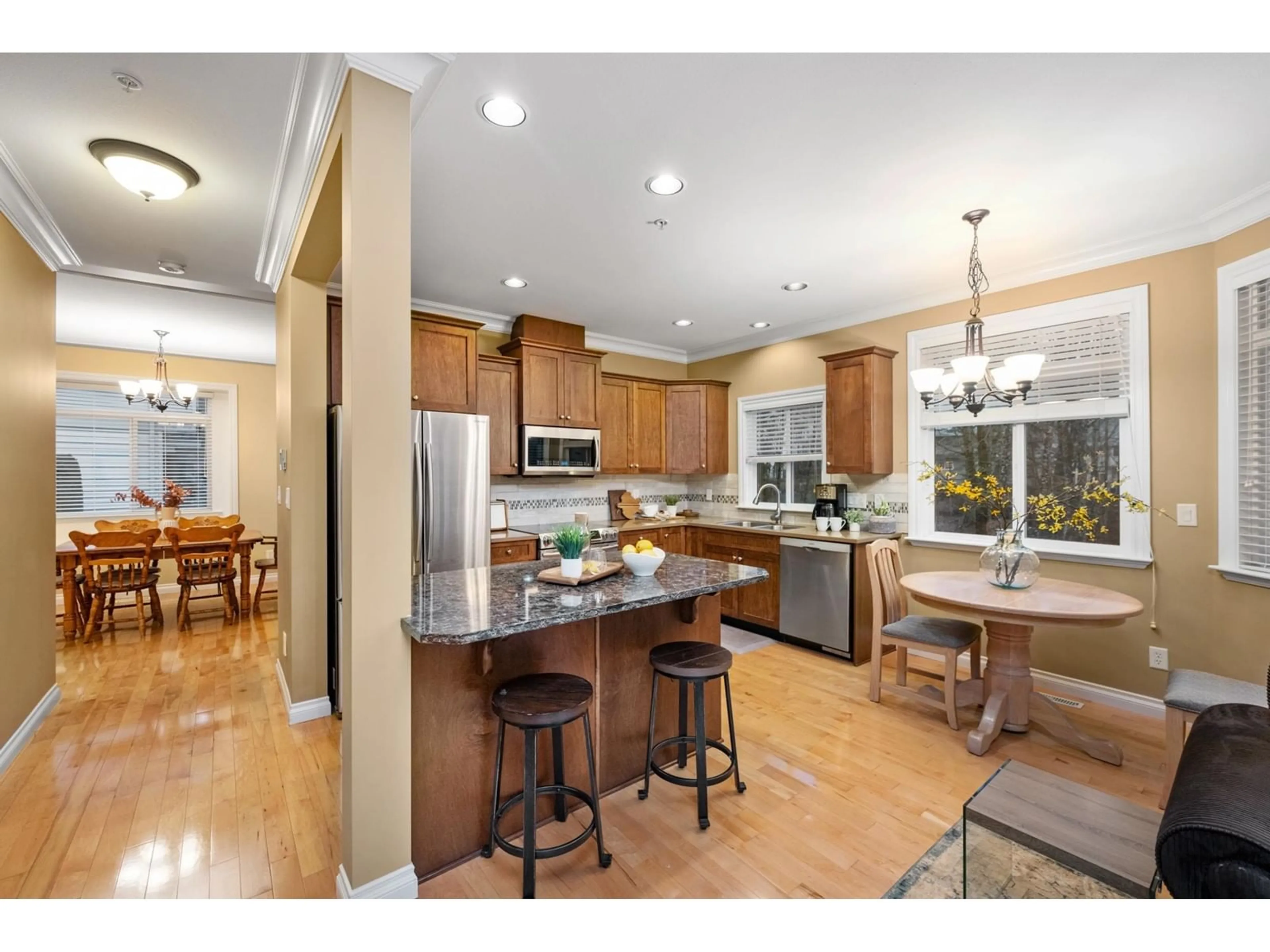 Open concept kitchen, unknown for 58 36260 MCKEE ROAD, Abbotsford British Columbia V3G0A9